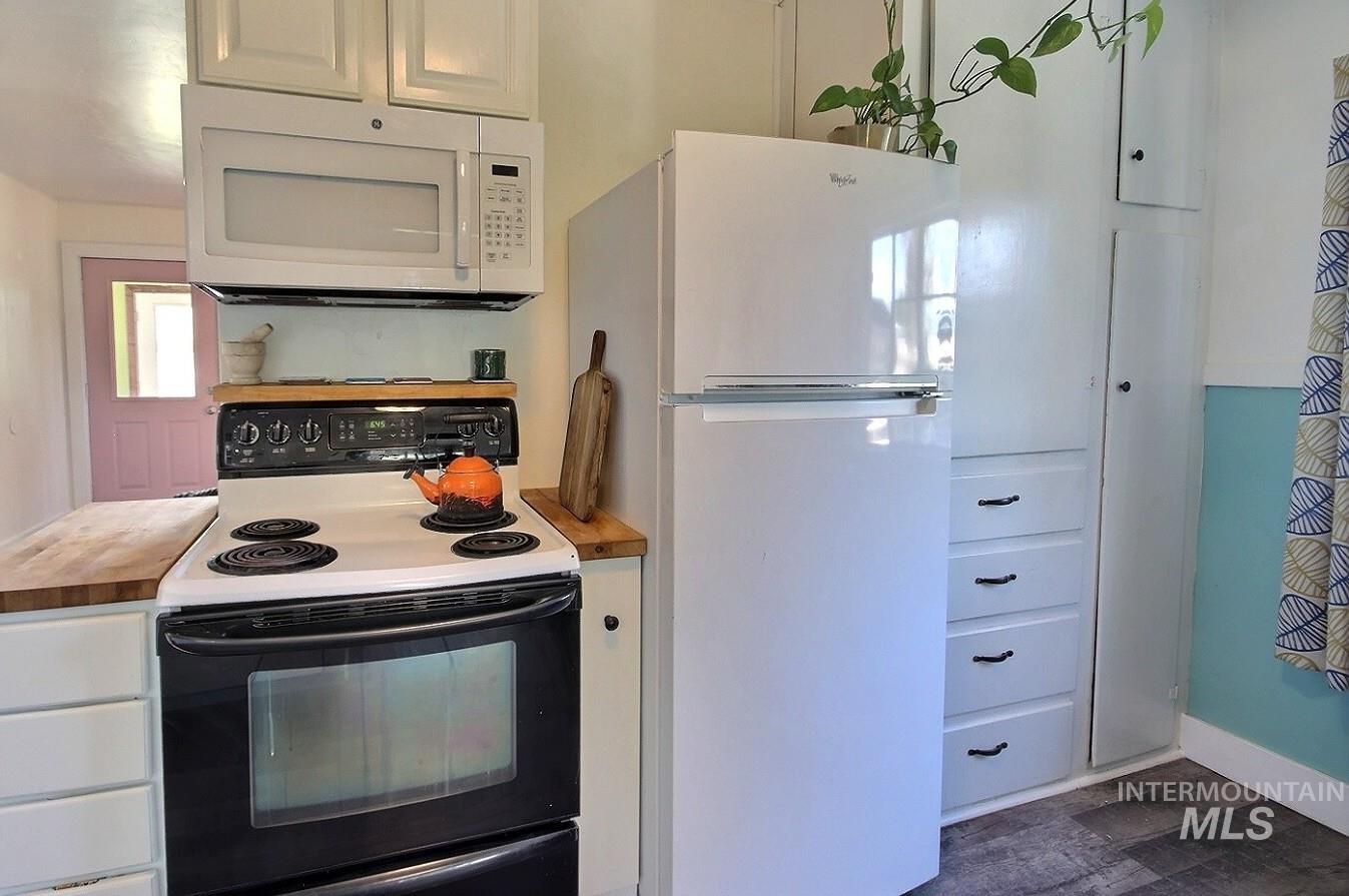 203 N Berkley, Council, Idaho 83612, 2 Bedrooms, 1 Bathroom, Residential For Sale, Price $277,500,MLS 98985596