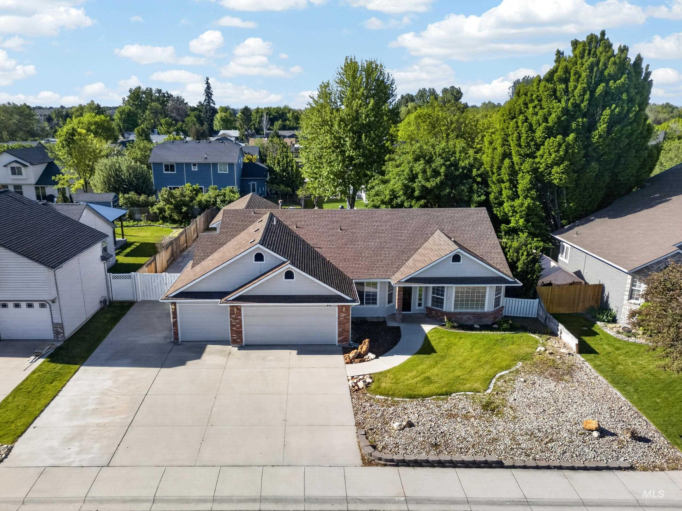 95 W Claire St, Meridian, Idaho 83646-7514, 4 Bedrooms, 2 Bathrooms, Residential For Sale, Price $539,000,MLS 98985598