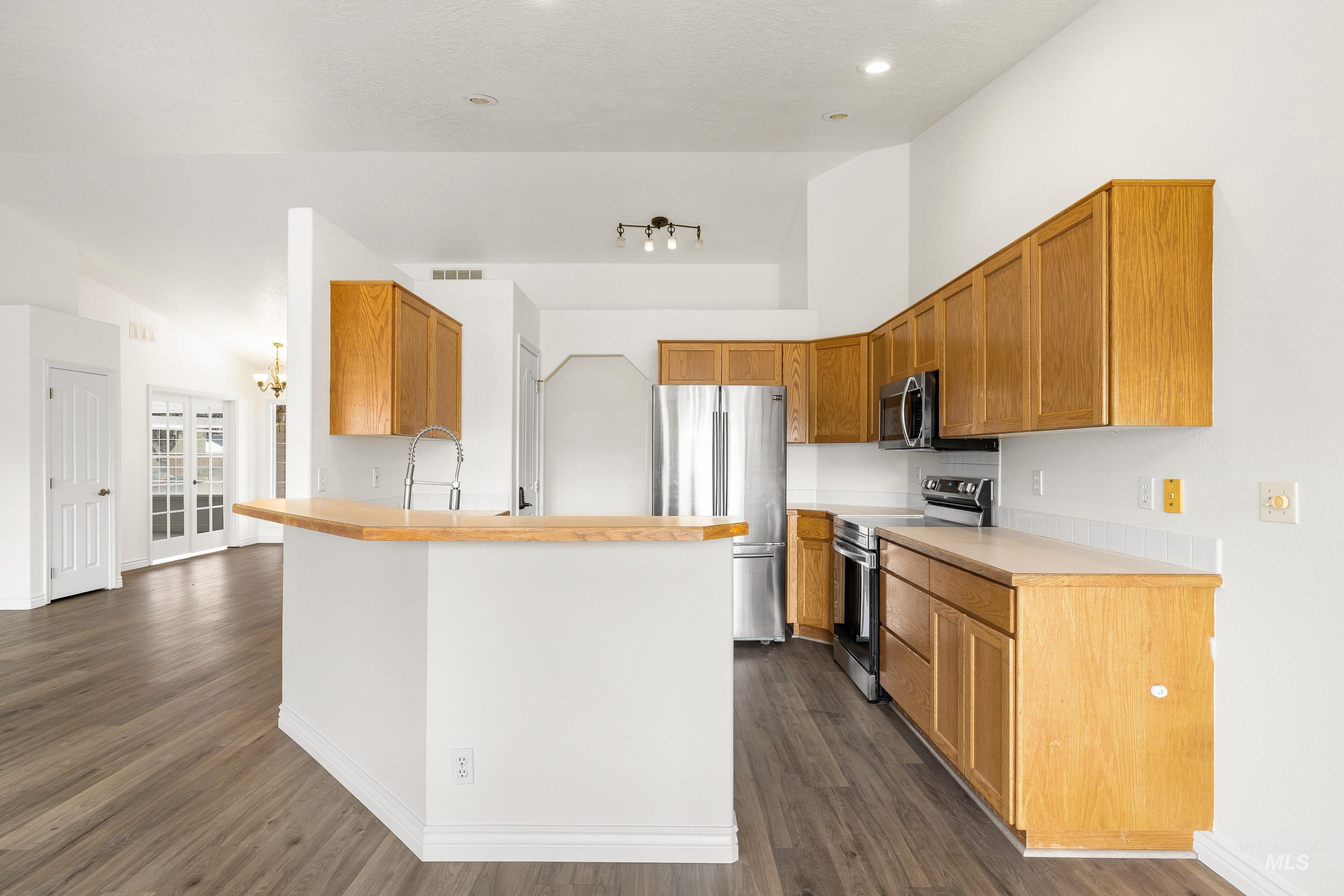 95 W Claire St, Meridian, Idaho 83646-7514, 4 Bedrooms, 2 Bathrooms, Residential For Sale, Price $539,000,MLS 98985598