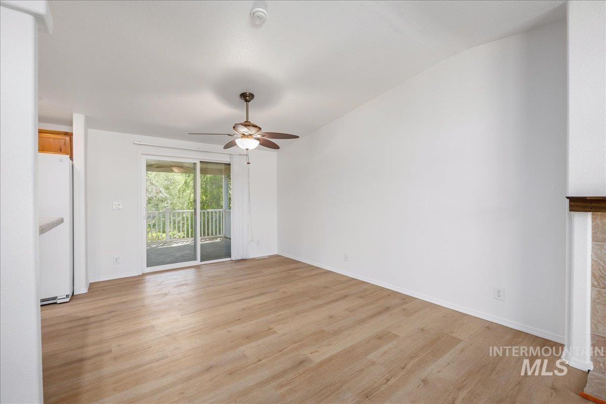 421 S Curtis Rd #122, Boise, Idaho 83705, 3 Bedrooms, 2 Bathrooms, Residential For Sale, Price $285,000,MLS 98985600