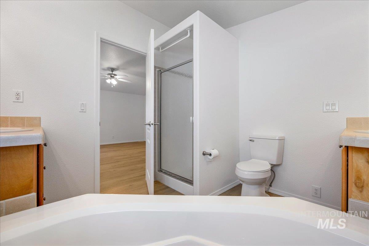 421 S Curtis Rd #122, Boise, Idaho 83705, 3 Bedrooms, 2 Bathrooms, Residential For Sale, Price $285,000,MLS 98985600