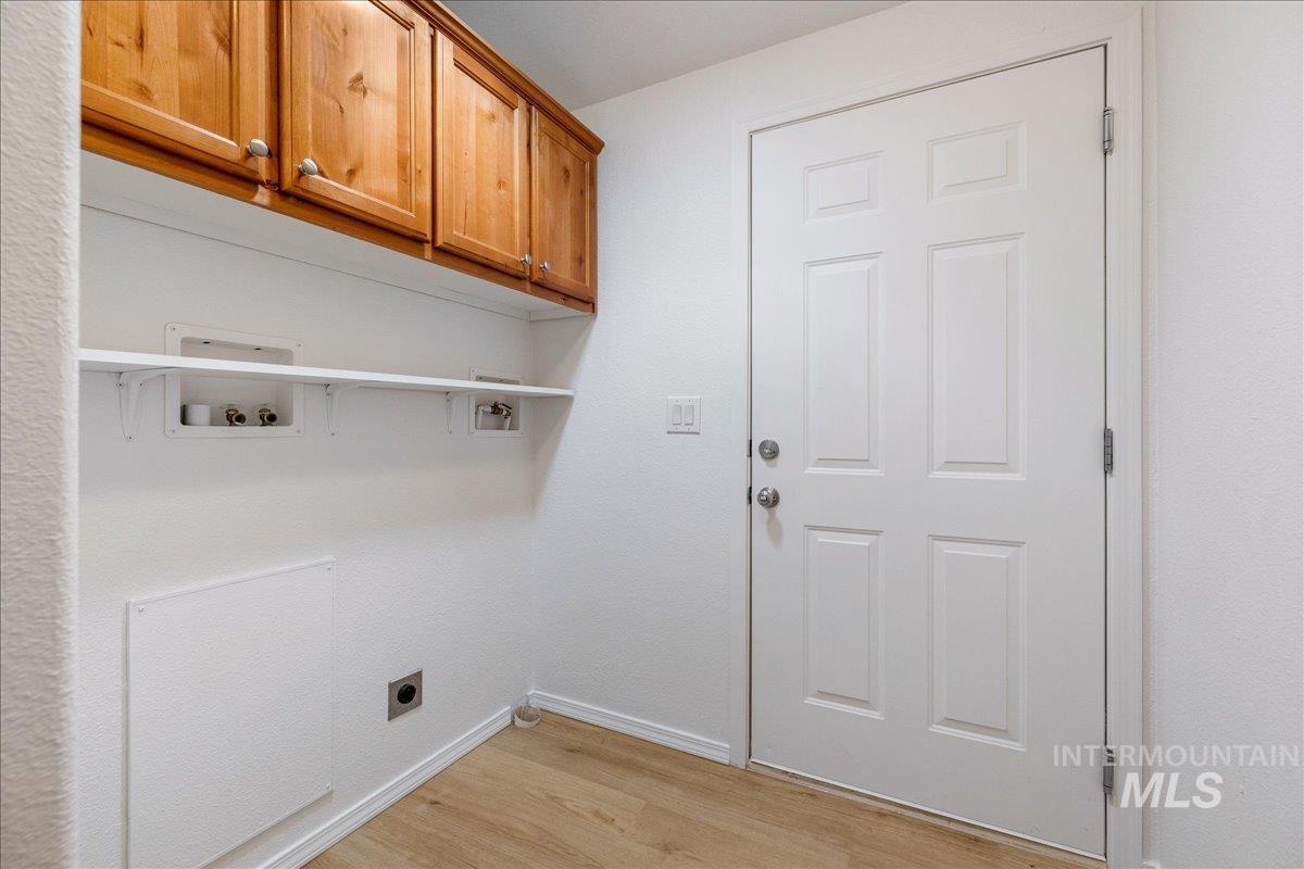 421 S Curtis Rd #122, Boise, Idaho 83705, 3 Bedrooms, 2 Bathrooms, Residential For Sale, Price $285,000,MLS 98985600