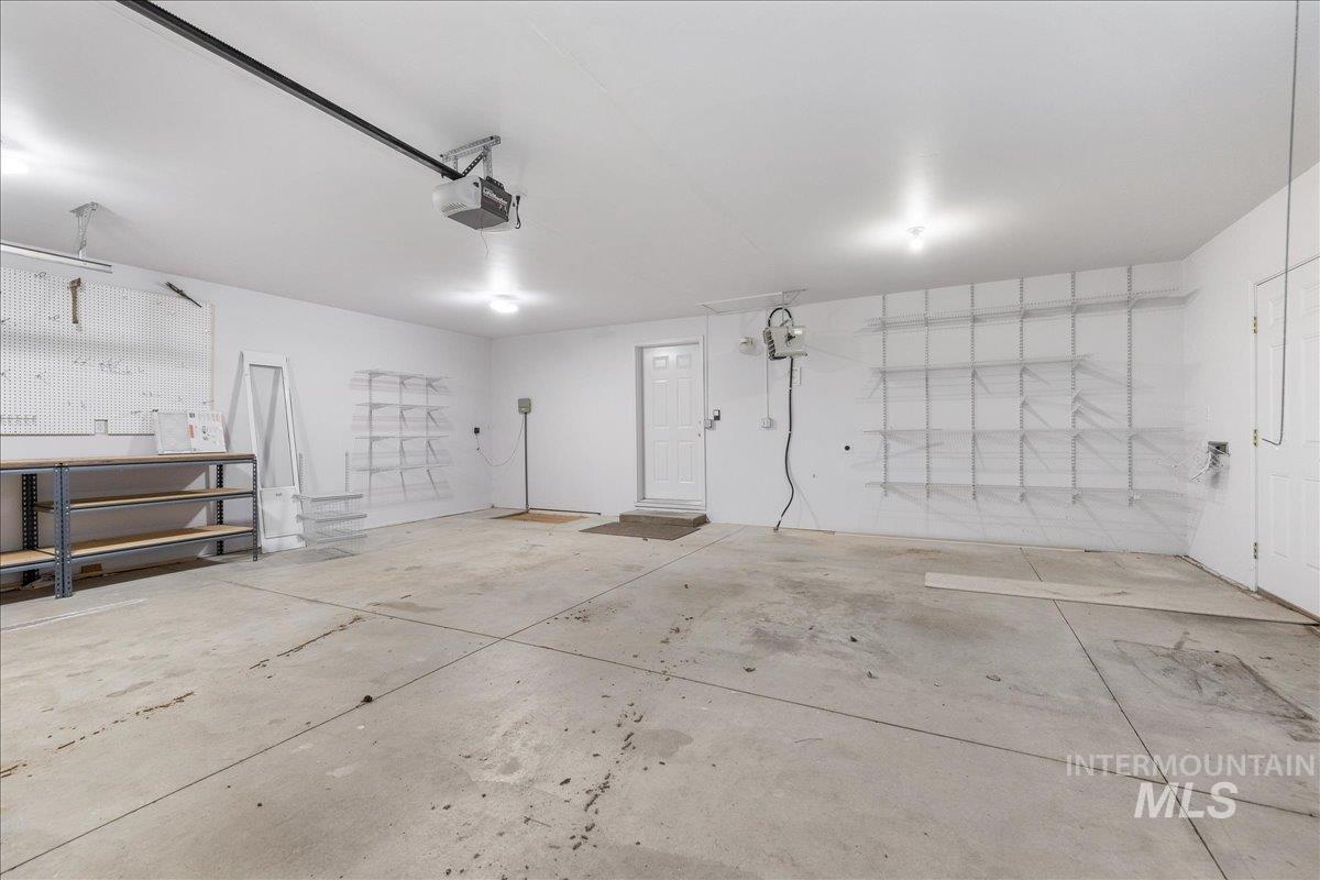 421 S Curtis Rd #122, Boise, Idaho 83705, 3 Bedrooms, 2 Bathrooms, Residential For Sale, Price $285,000,MLS 98985600