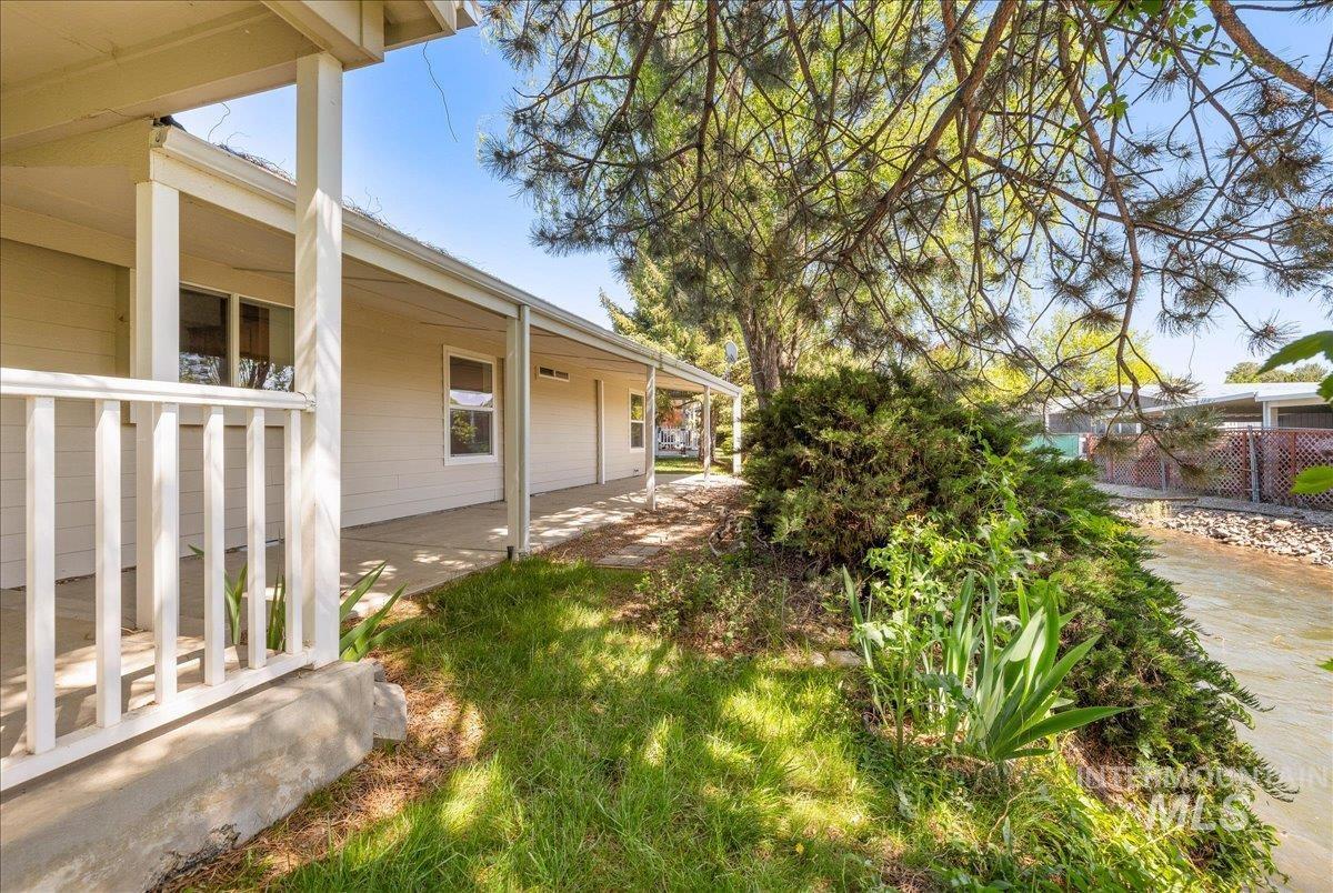 421 S Curtis Rd #122, Boise, Idaho 83705, 3 Bedrooms, 2 Bathrooms, Residential For Sale, Price $285,000,MLS 98985600