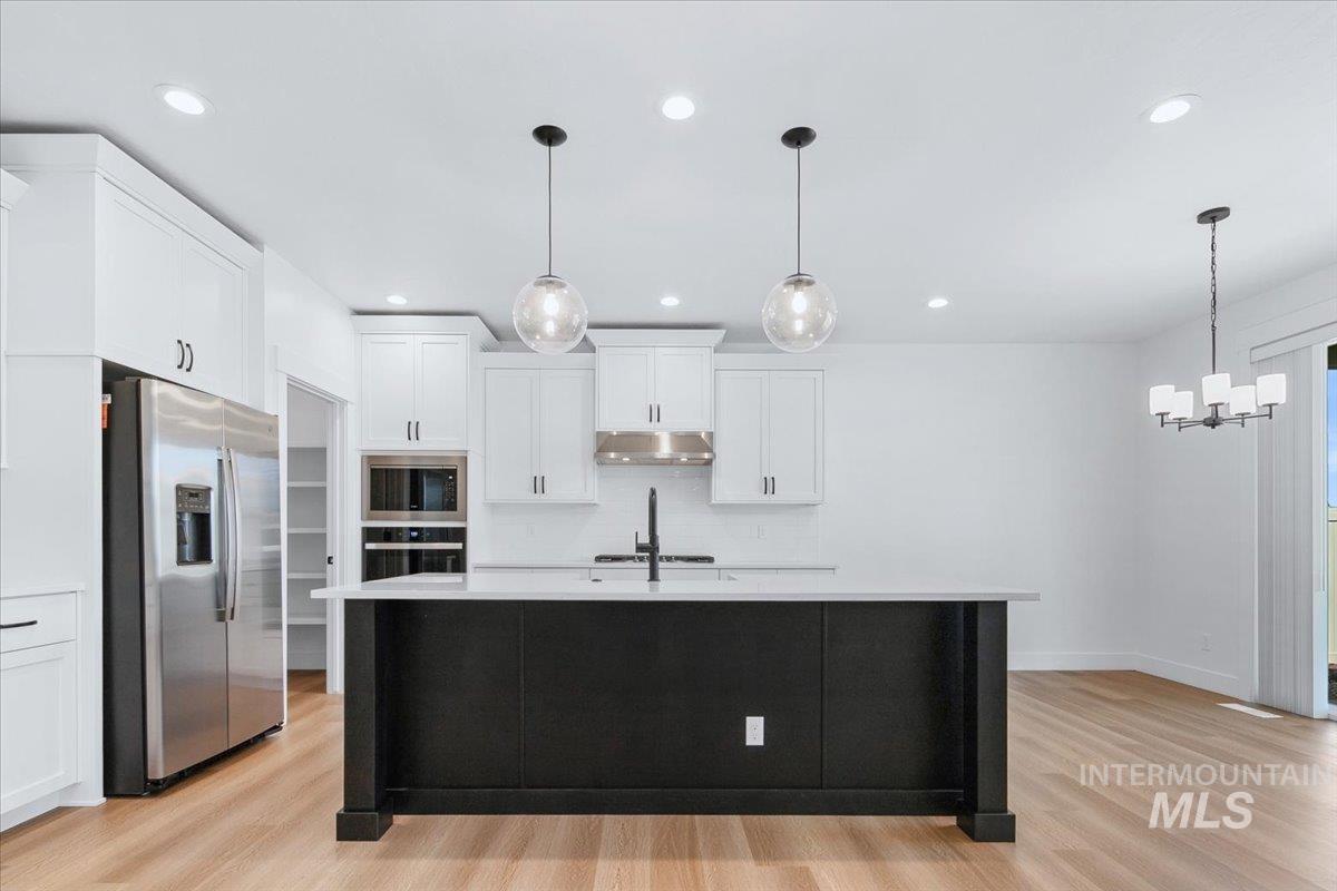 5901 W Copperstone Ct, Meridian, Idaho 83646-1664, 3 Bedrooms, 2.5 Bathrooms, Residential For Sale, Price $649,900, 98985602