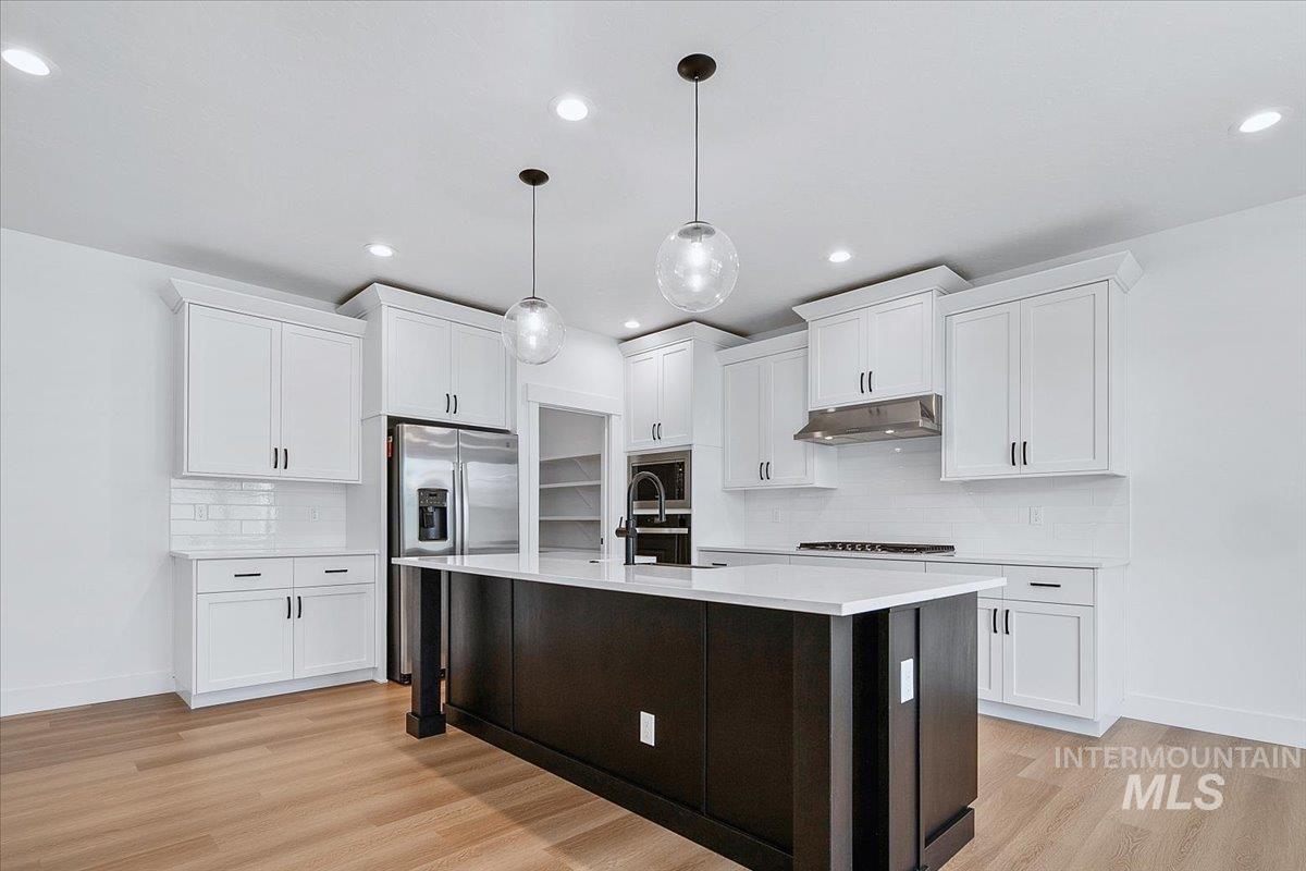 5901 W Copperstone Ct, Meridian, Idaho 83646-1664, 3 Bedrooms, 2.5 Bathrooms, Residential For Sale, Price $649,900, 98985602