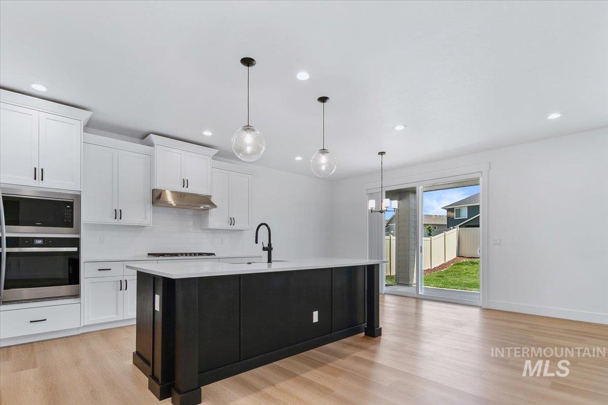 5901 W Copperstone Ct, Meridian, Idaho 83646-1664, 3 Bedrooms, 2.5 Bathrooms, Residential For Sale, Price $649,900, 98985602