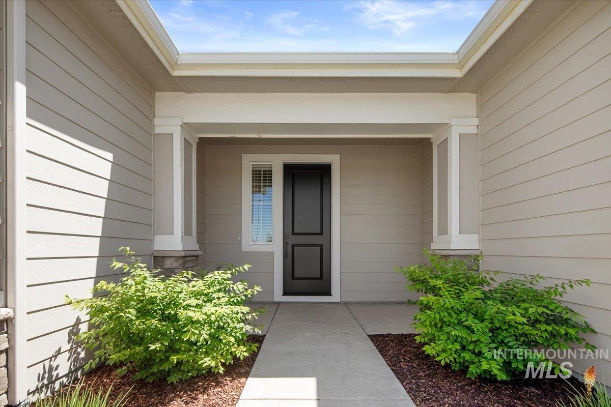 5901 W Copperstone Ct, Meridian, Idaho 83646-1664, 3 Bedrooms, 2.5 Bathrooms, Residential For Sale, Price $659,900,MLS 98985602