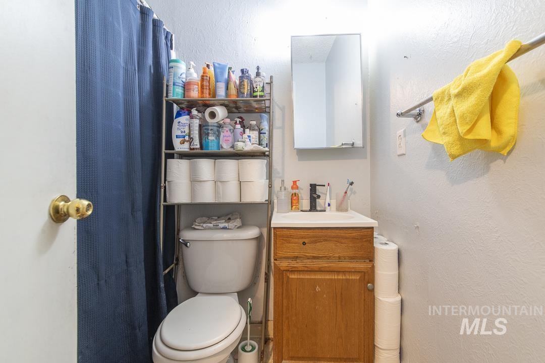 1820 Poplar St., Caldwell, Idaho 83605, 2 Bedrooms, 1 Bathroom, Residential Income For Sale, Price $549,900,MLS 98985603