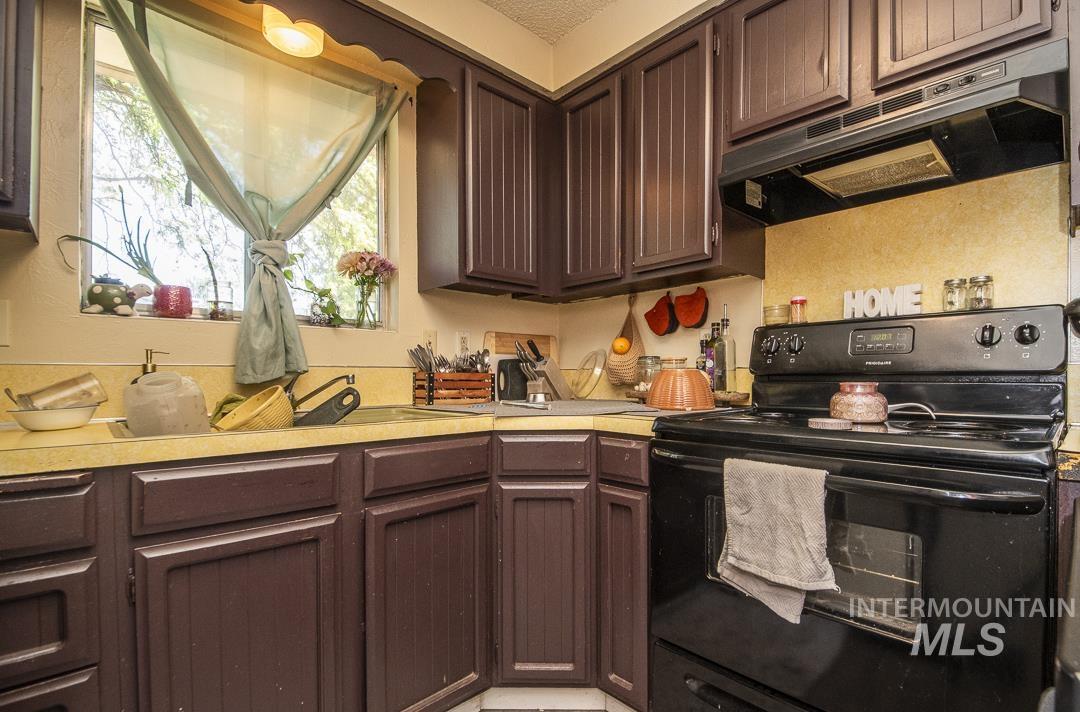 1820 Poplar St., Caldwell, Idaho 83605, 2 Bedrooms, 1 Bathroom, Residential Income For Sale, Price $549,900,MLS 98985603