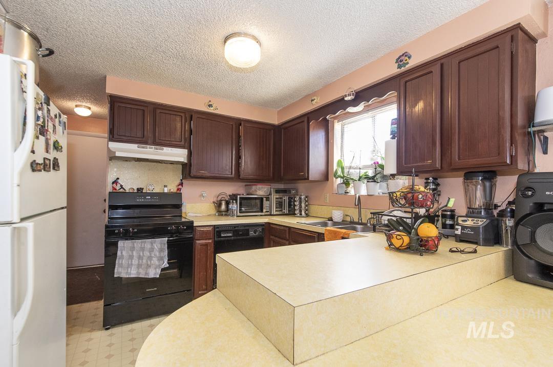 1820 Poplar St., Caldwell, Idaho 83605, 2 Bedrooms, 1 Bathroom, Residential Income For Sale, Price $549,900,MLS 98985603
