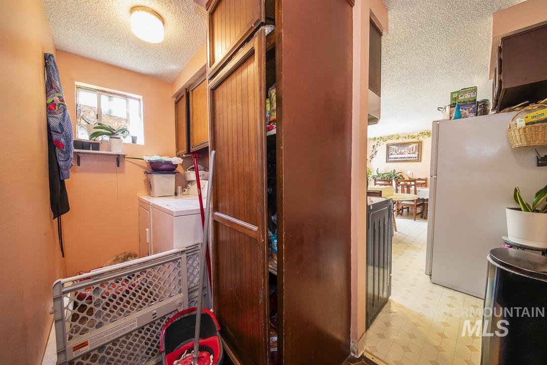 1820 Poplar St., Caldwell, Idaho 83605, 2 Bedrooms, 1 Bathroom, Residential Income For Sale, Price $549,900,MLS 98985603