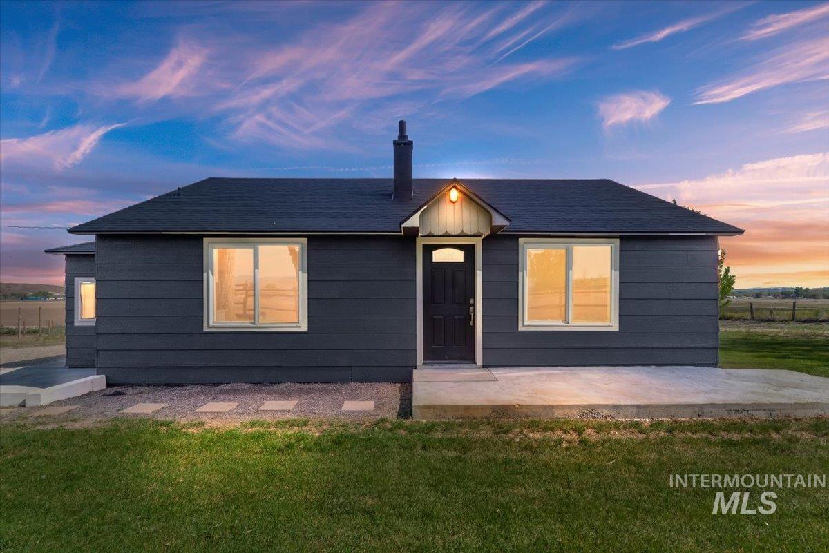 3432 W Pioneer Rd, Homedale, Idaho 83628, 2 Bedrooms, 1 Bathroom, Residential For Sale, Price $445,000,MLS 98985604
