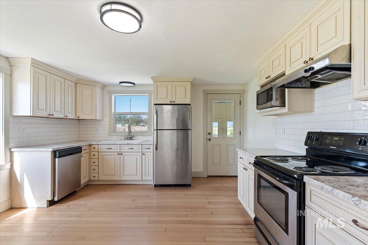 3432 W Pioneer Rd, Homedale, Idaho 83628, 2 Bedrooms, 1 Bathroom, Residential For Sale, Price $445,000,MLS 98985604