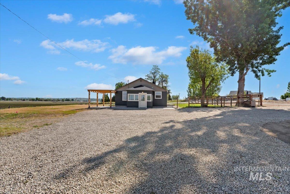 3432 W Pioneer Rd, Homedale, Idaho 83628, 2 Bedrooms, 1 Bathroom, Residential For Sale, Price $445,000,MLS 98985604