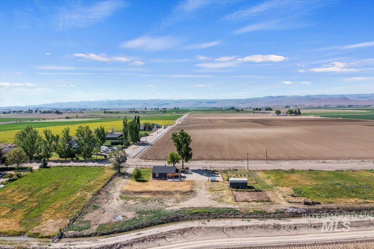 3432 W Pioneer Rd, Homedale, Idaho 83628, 2 Bedrooms, 1 Bathroom, Residential For Sale, Price $445,000,MLS 98985604