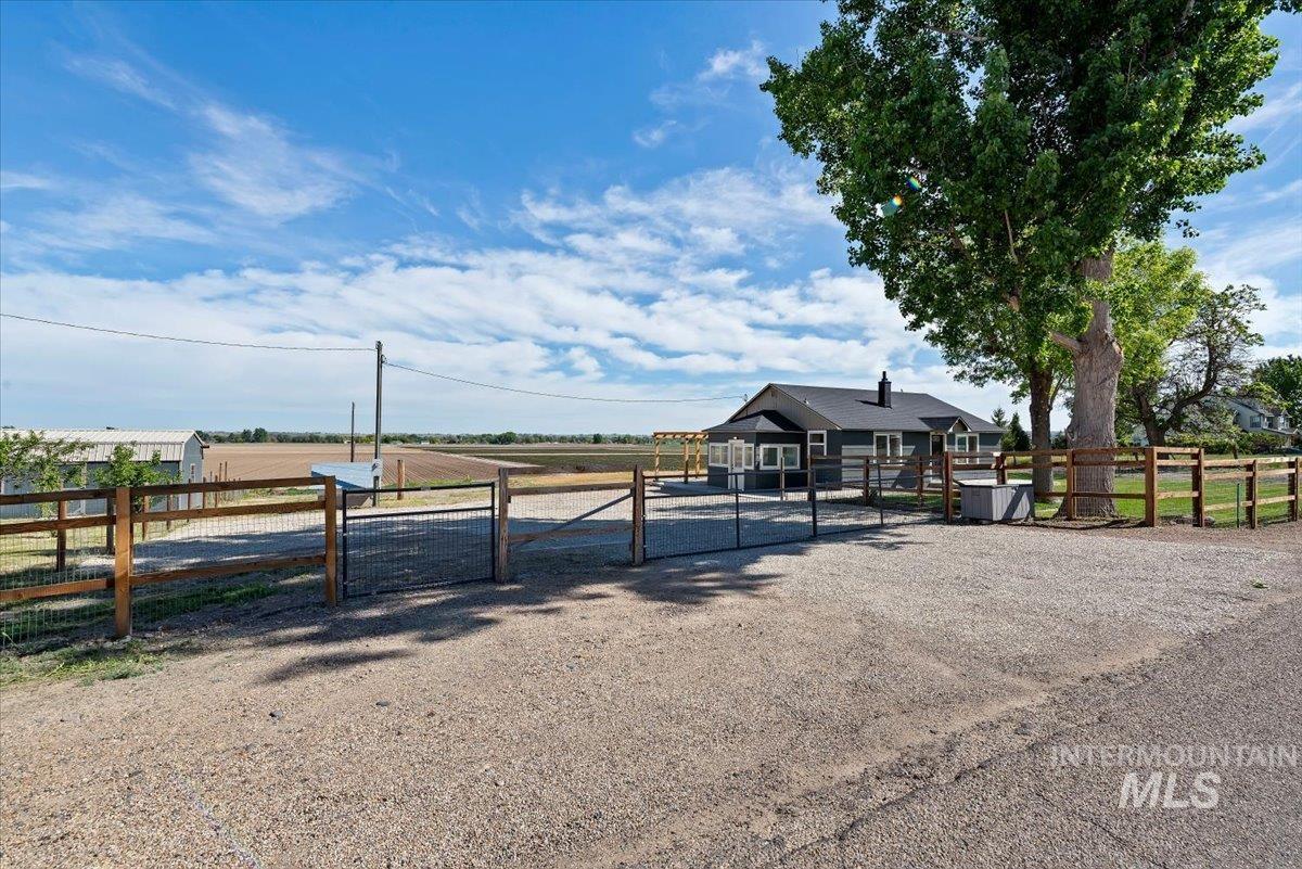 3432 W Pioneer Rd, Homedale, Idaho 83628, 2 Bedrooms, 1 Bathroom, Residential For Sale, Price $445,000,MLS 98985604
