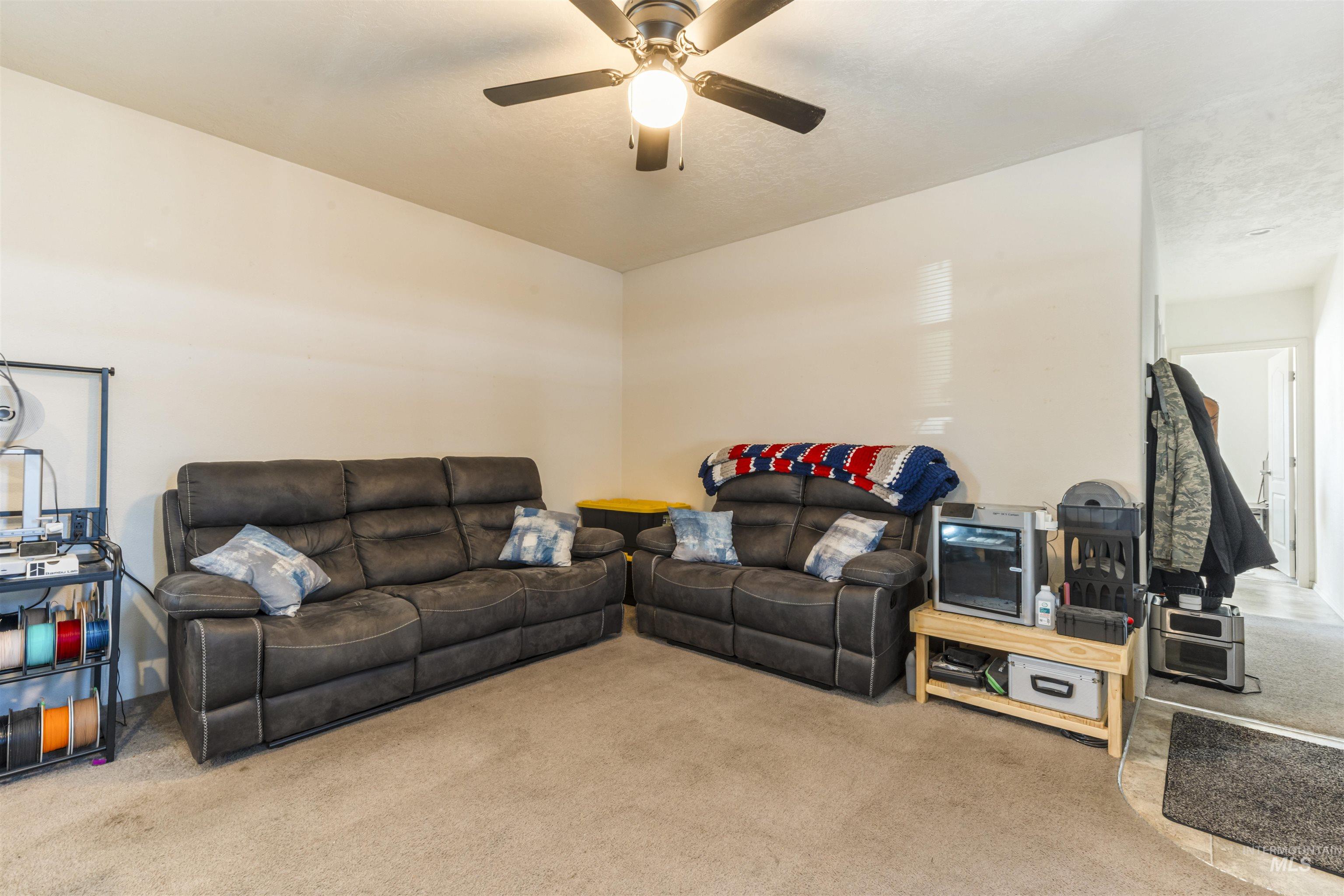 424 W cherry, Meridian, Idaho 83642, 3 Bedrooms, 2 Bathrooms, Residential For Sale, Price $114,900,MLS 98985606