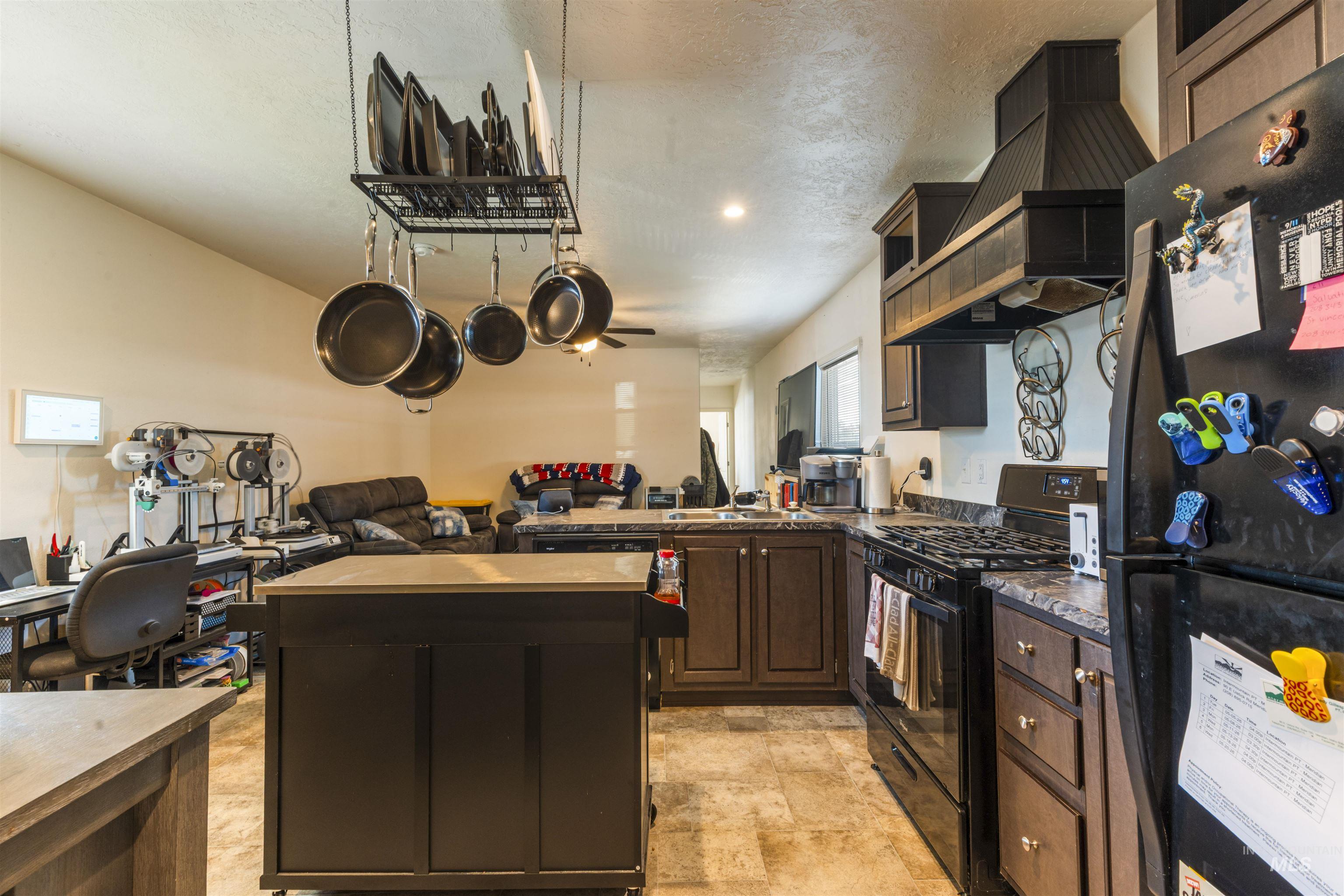 424 W cherry, Meridian, Idaho 83642, 3 Bedrooms, 2 Bathrooms, Residential For Sale, Price $114,900,MLS 98985606