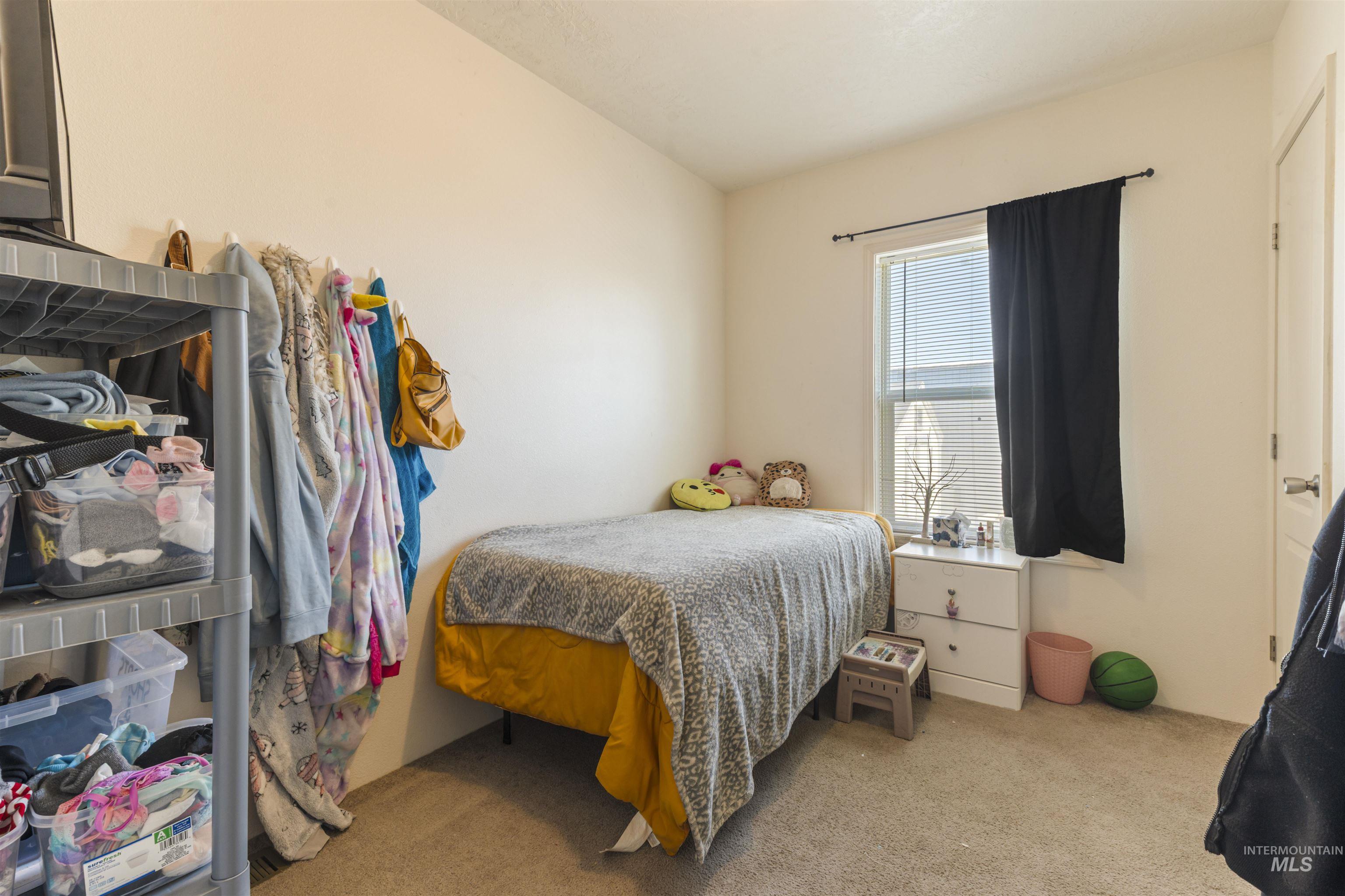 424 W cherry, Meridian, Idaho 83642, 3 Bedrooms, 2 Bathrooms, Residential For Sale, Price $114,900,MLS 98985606