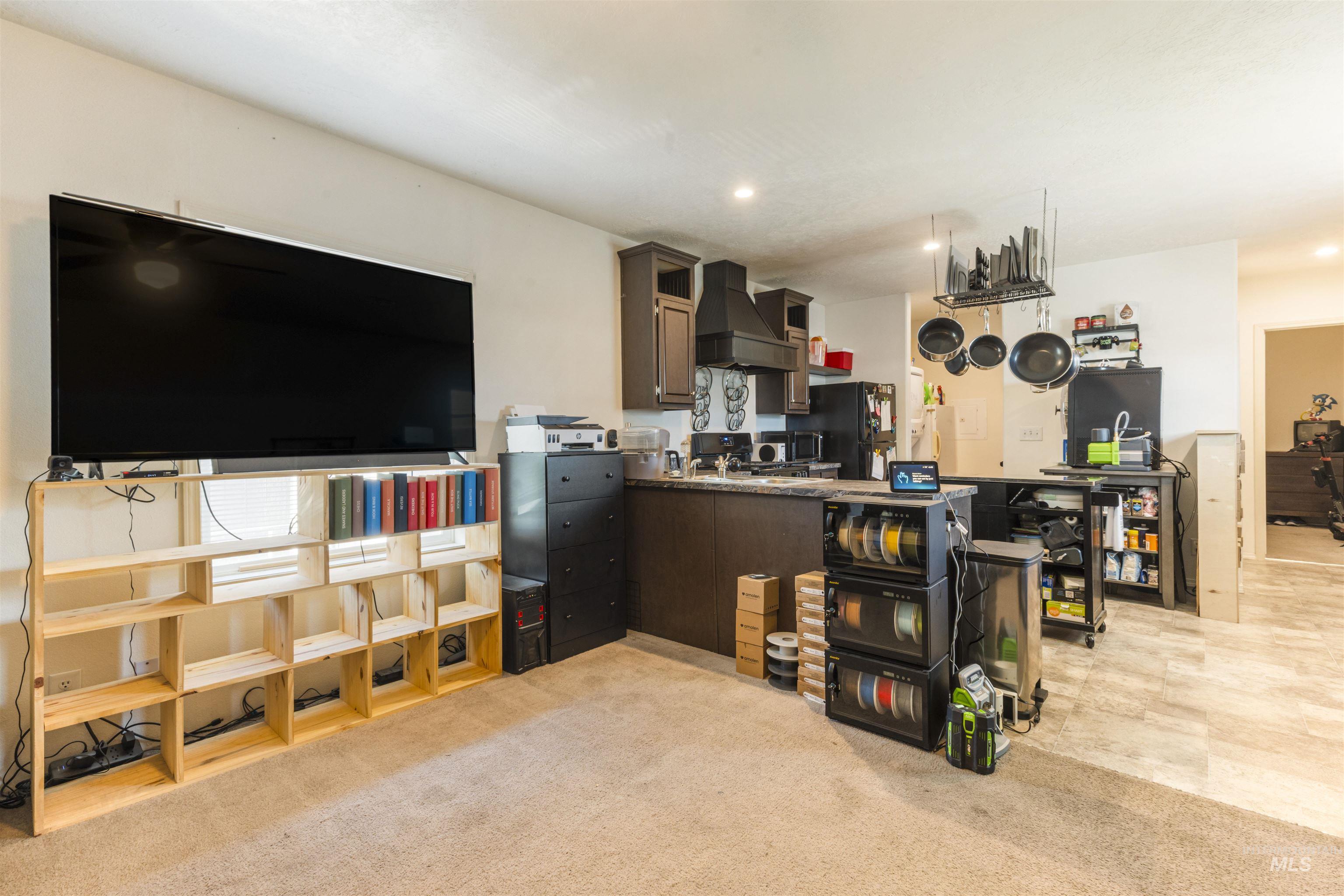 424 W cherry, Meridian, Idaho 83642, 3 Bedrooms, 2 Bathrooms, Residential For Sale, Price $114,900,MLS 98985606