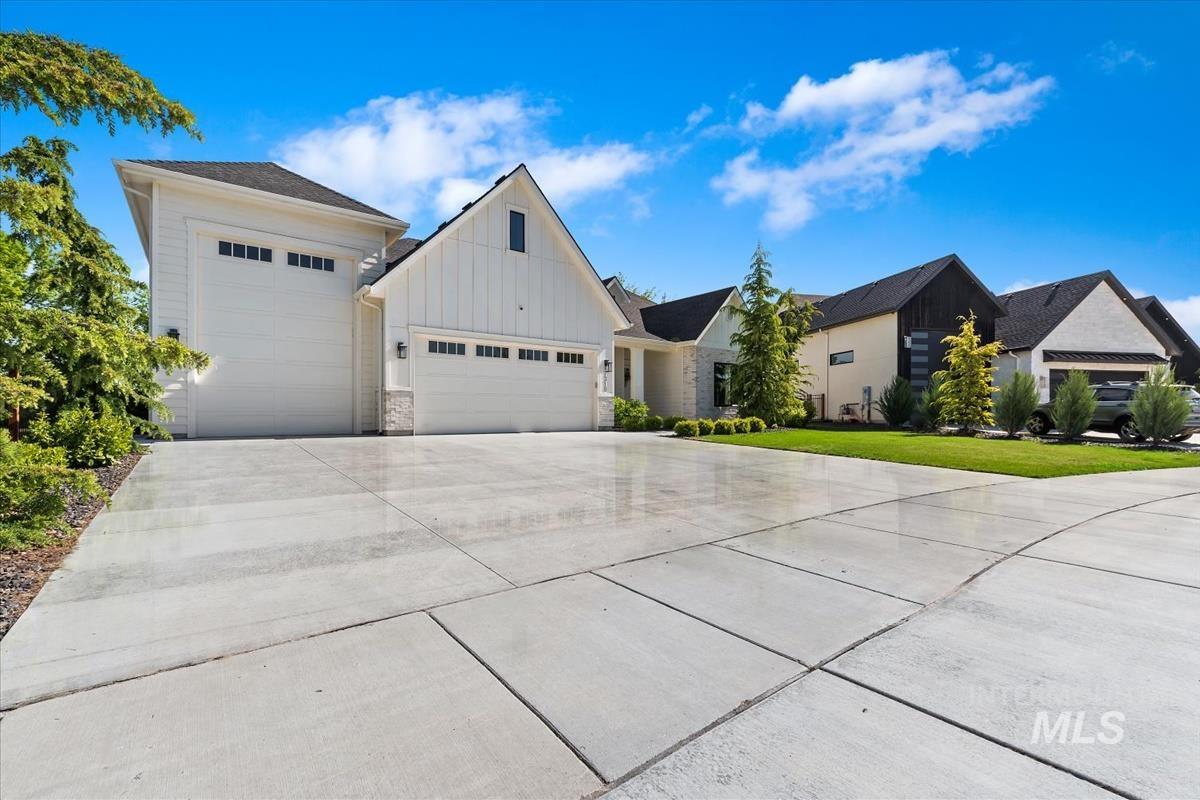 7310 W Palamas Dr., Eagle, Idaho 83616, 5 Bedrooms, 3.5 Bathrooms, Residential For Sale, Price $1,100,000,MLS 98985607