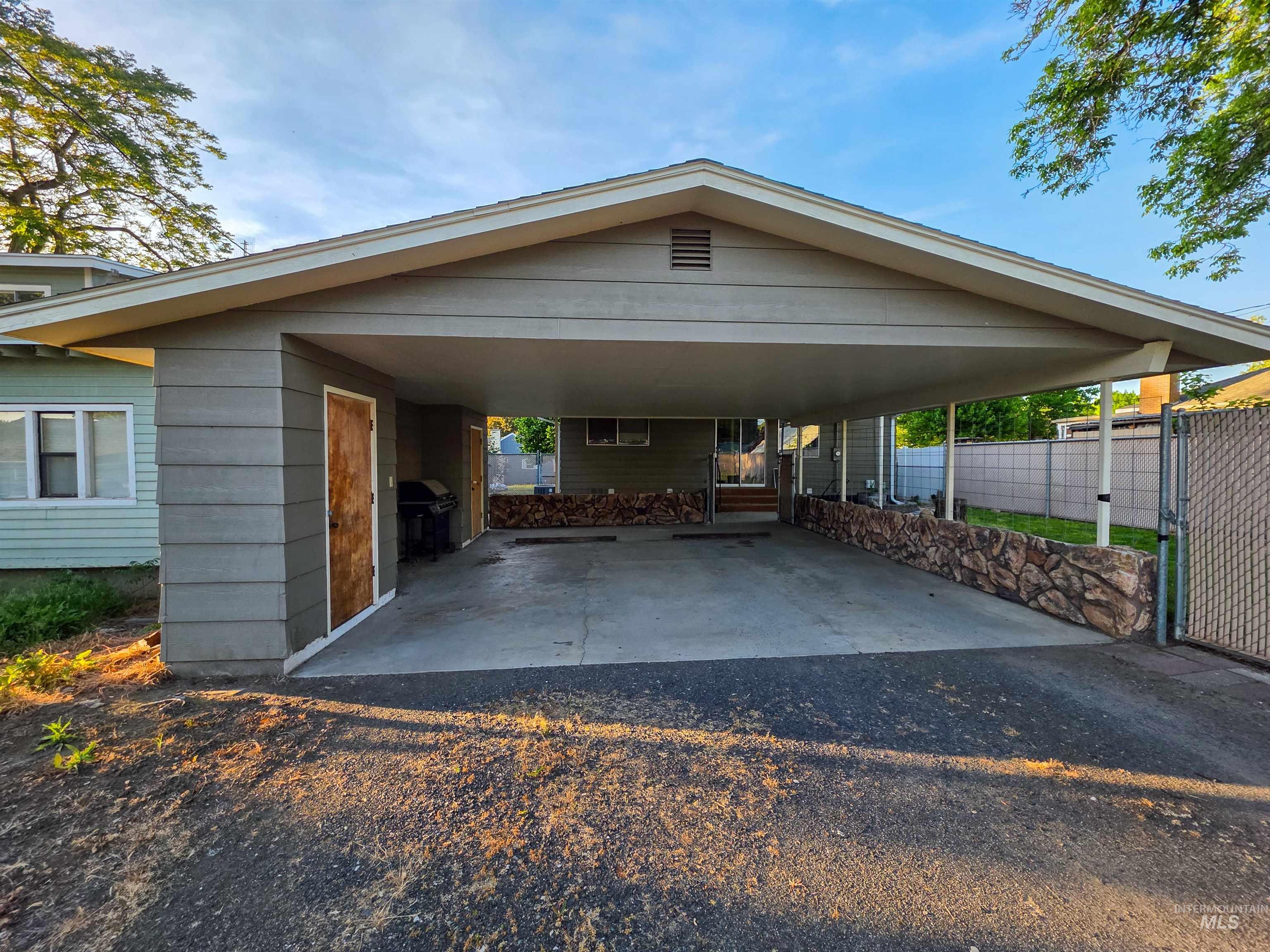 408 16th Ave, Lewiston, Idaho 83501, 3 Bedrooms, 2 Bathrooms, Residential For Sale, Price $364,999,MLS 98985608