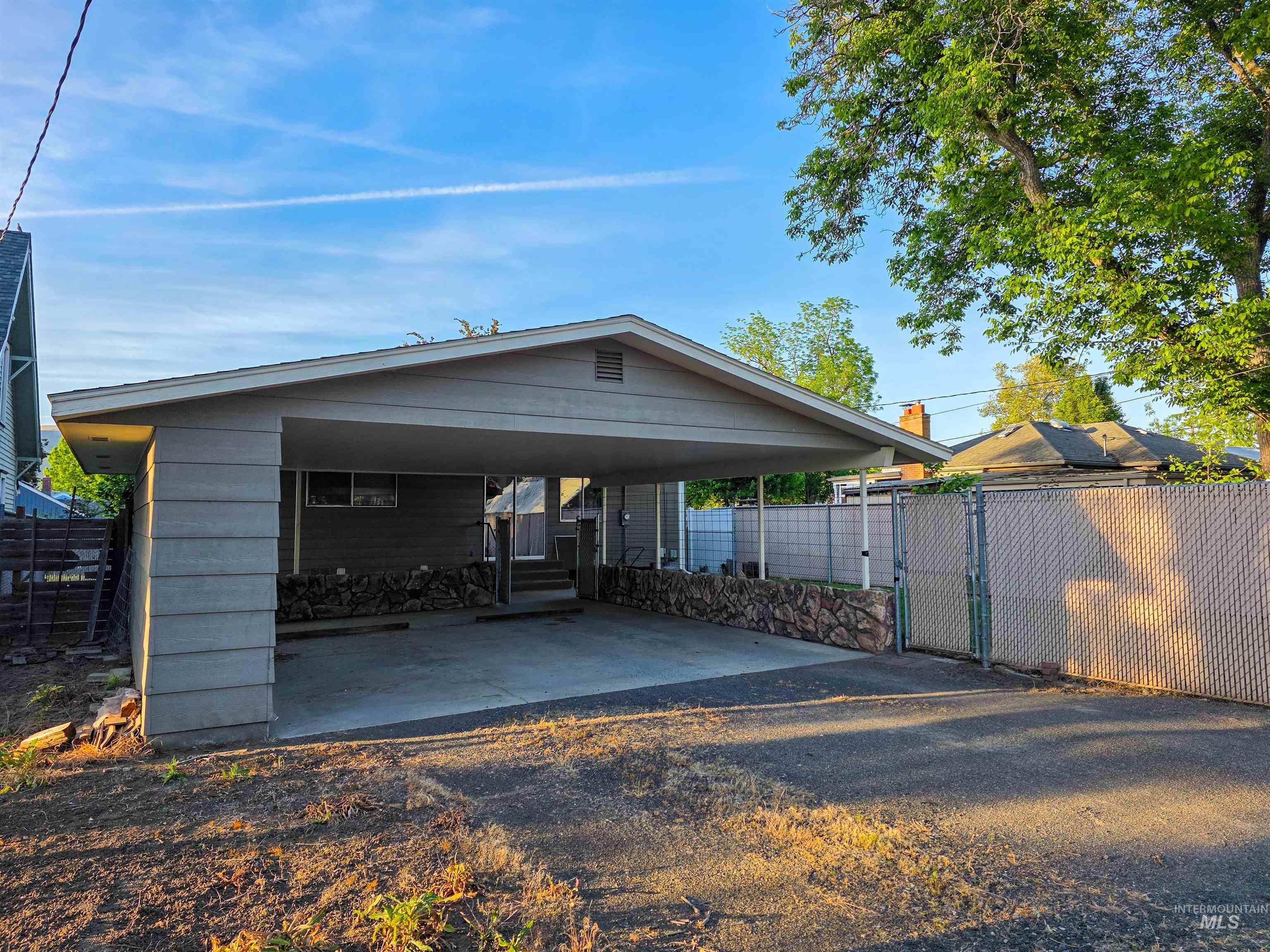 408 16th Ave, Lewiston, Idaho 83501, 3 Bedrooms, 2 Bathrooms, Residential For Sale, Price $364,999,MLS 98985608