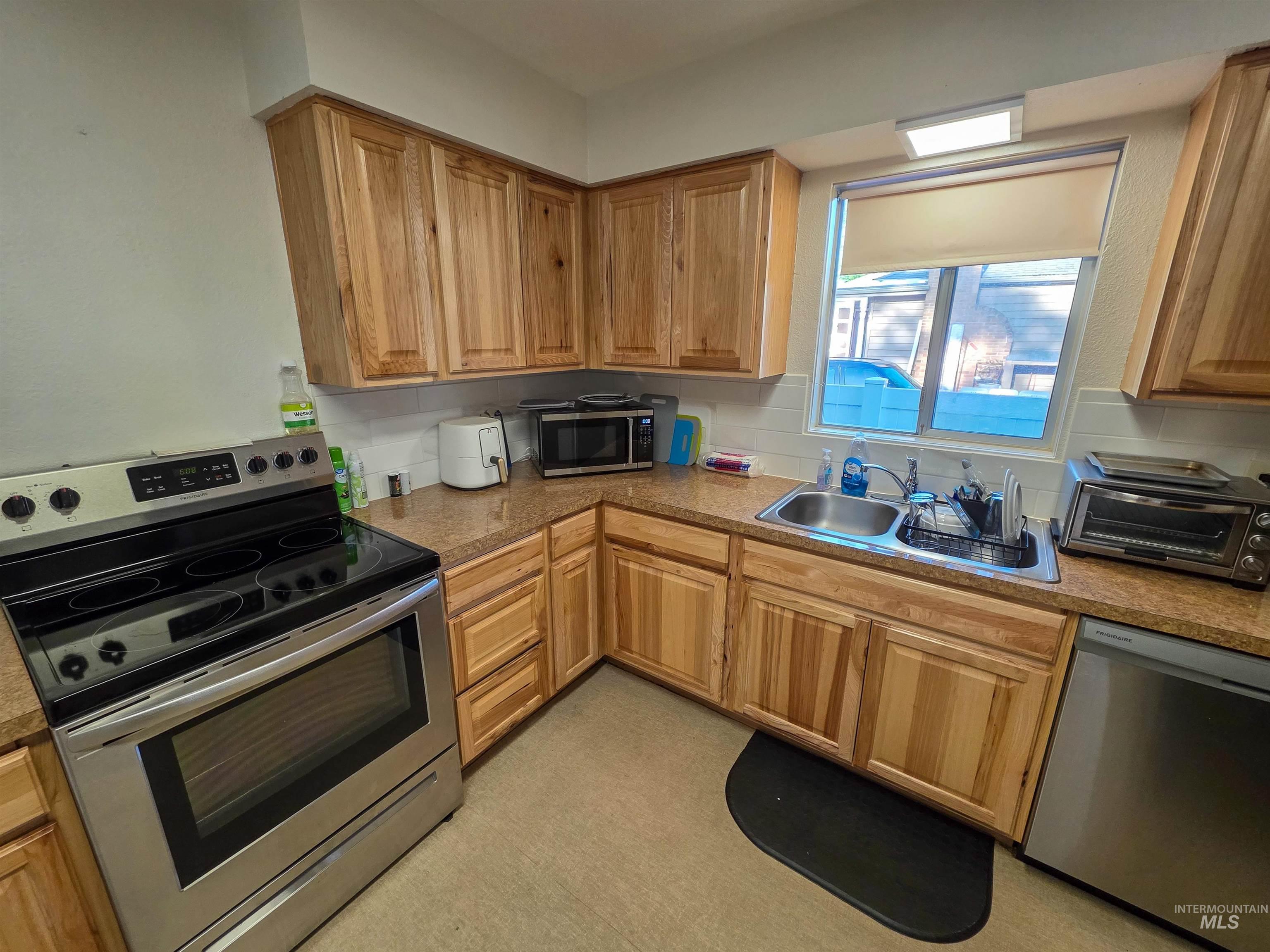 408 16th Ave, Lewiston, Idaho 83501, 3 Bedrooms, 2 Bathrooms, Residential For Sale, Price $364,999,MLS 98985608