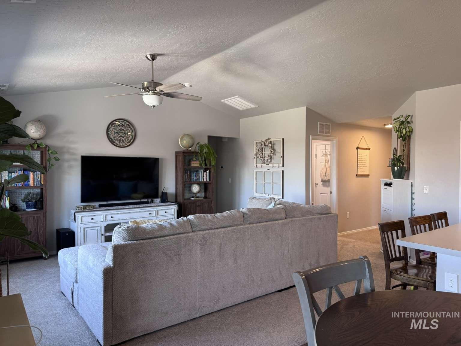 19576 Newhall Pl, Caldwell, Idaho 83605, 3 Bedrooms, 2 Bathrooms, Residential For Sale, Price $384,900,MLS 98985609