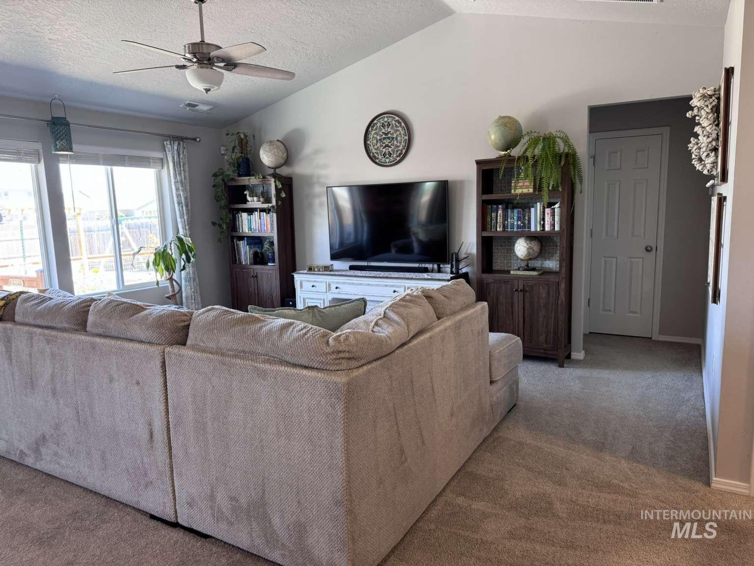 19576 Newhall Pl, Caldwell, Idaho 83605, 3 Bedrooms, 2 Bathrooms, Residential For Sale, Price $384,900,MLS 98985609