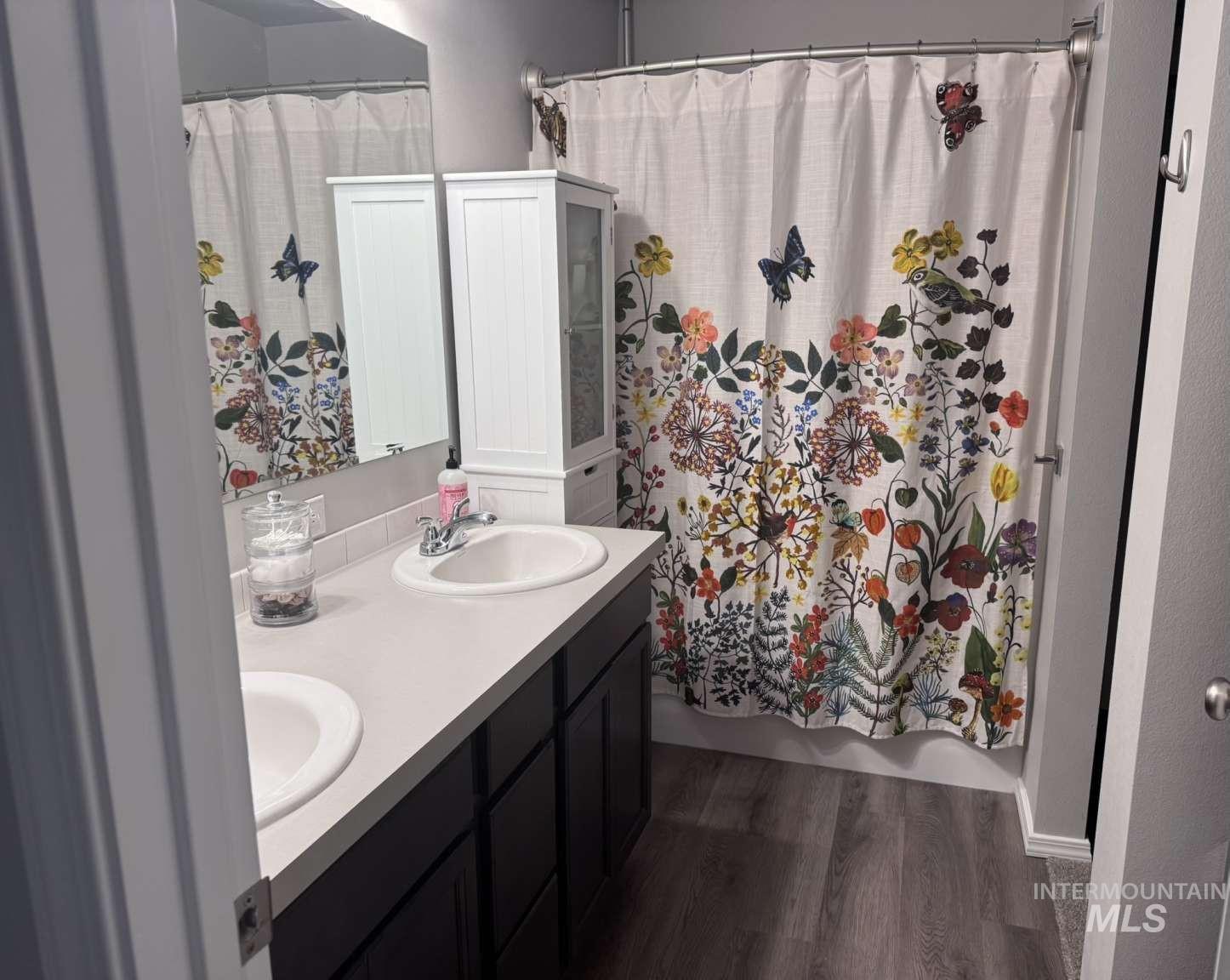 19576 Newhall Pl, Caldwell, Idaho 83605, 3 Bedrooms, 2 Bathrooms, Residential For Sale, Price $384,900,MLS 98985609