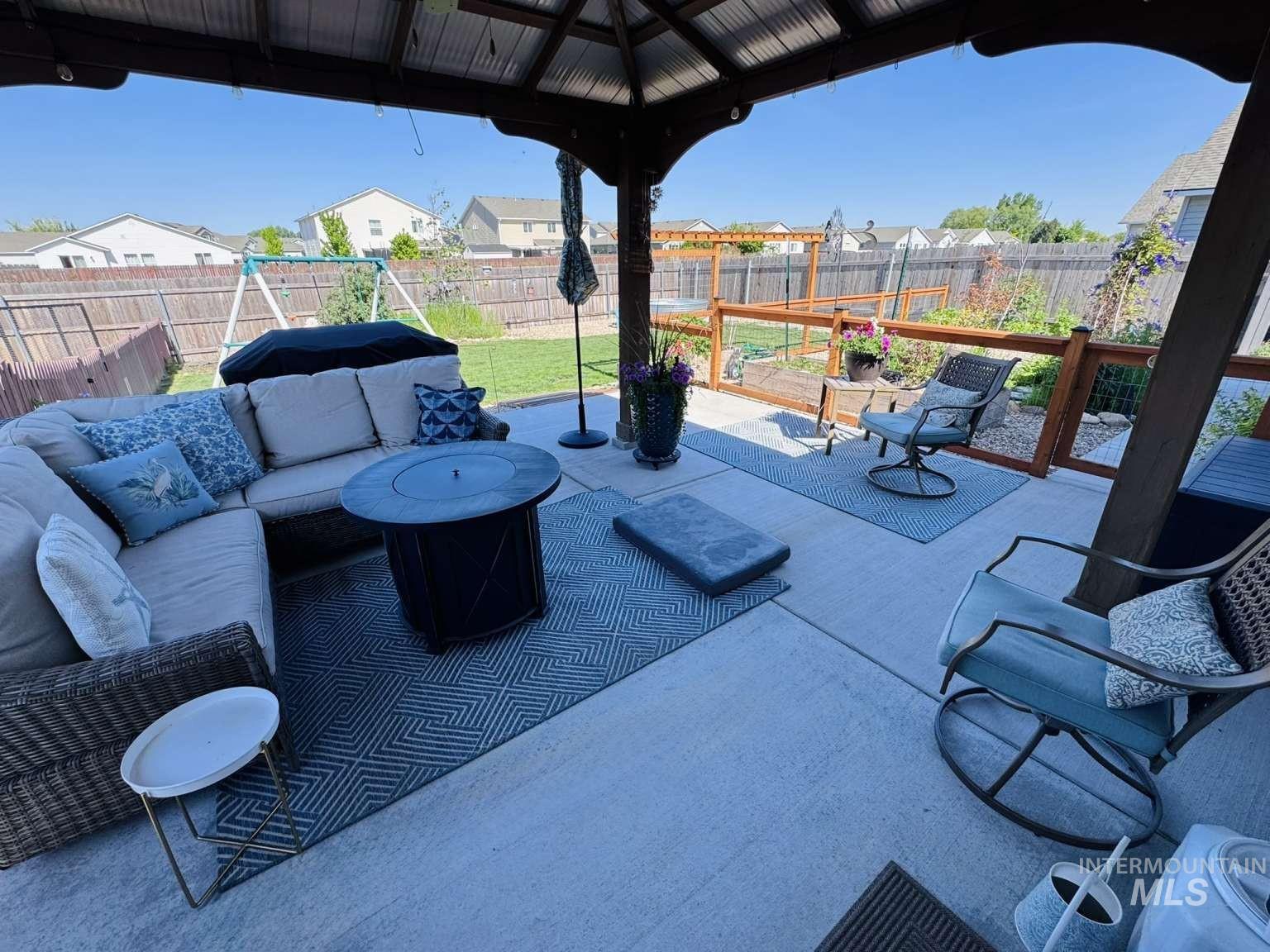 19576 Newhall Pl, Caldwell, Idaho 83605, 3 Bedrooms, 2 Bathrooms, Residential For Sale, Price $384,900,MLS 98985609