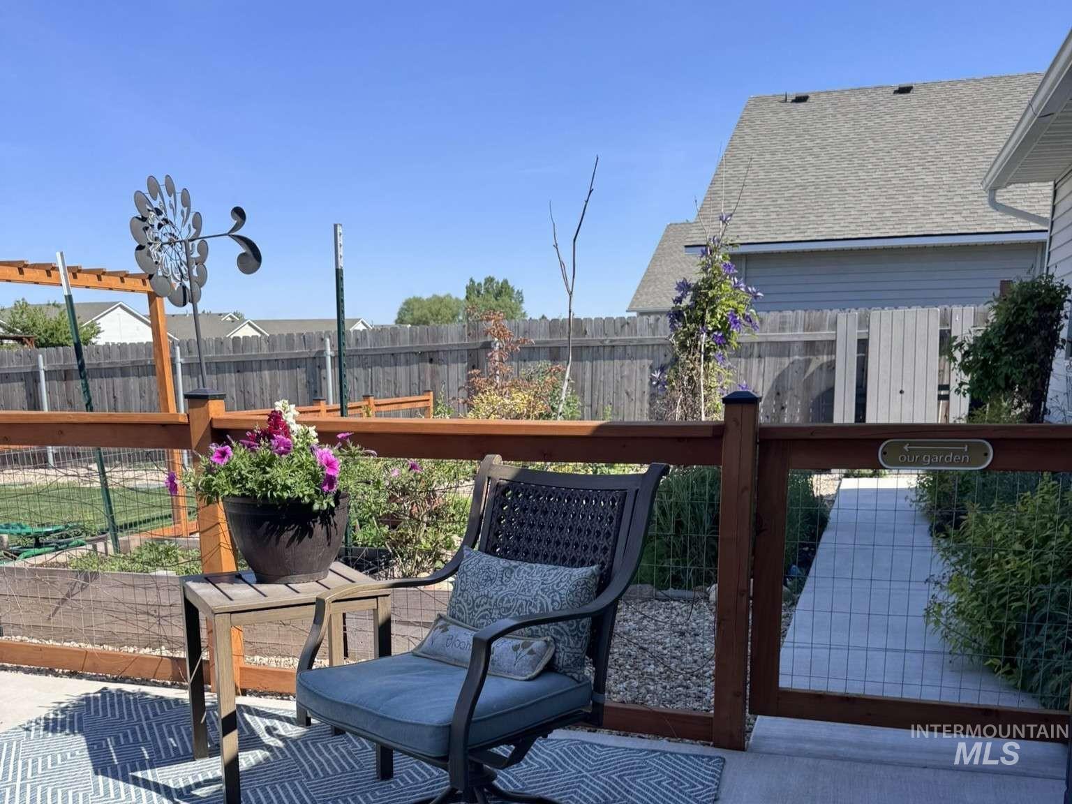 19576 Newhall Pl, Caldwell, Idaho 83605, 3 Bedrooms, 2 Bathrooms, Residential For Sale, Price $384,900,MLS 98985609