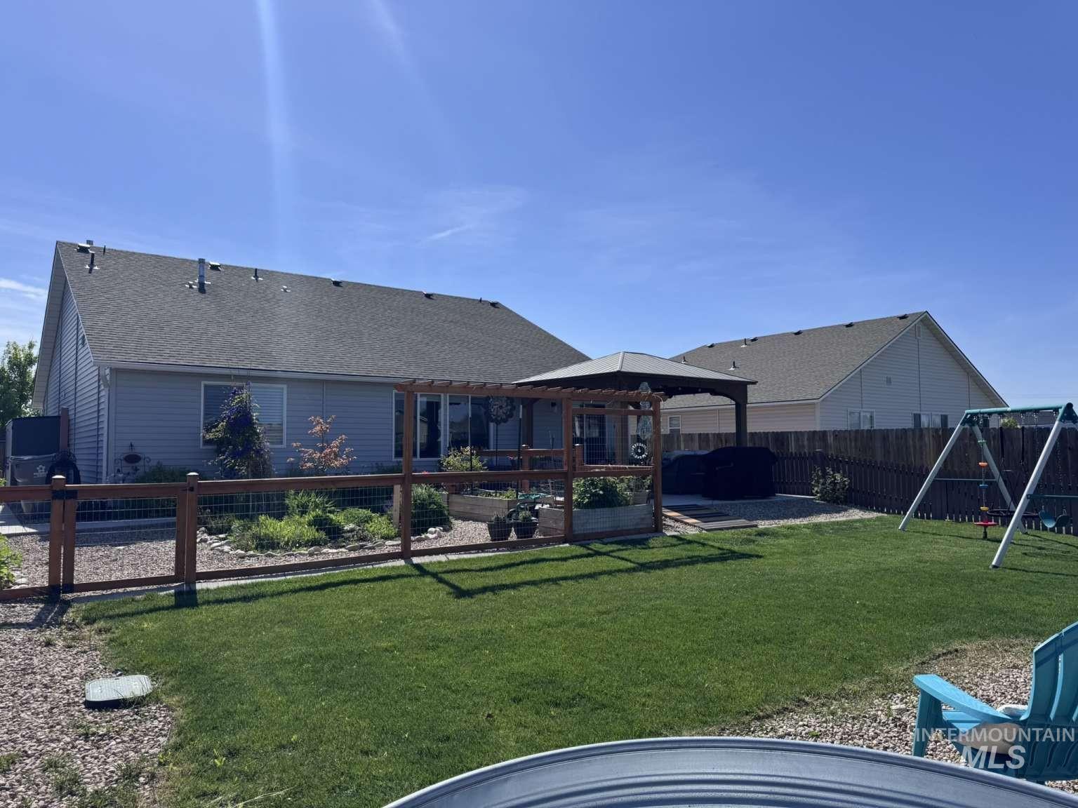 19576 Newhall Pl, Caldwell, Idaho 83605, 3 Bedrooms, 2 Bathrooms, Residential For Sale, Price $384,900,MLS 98985609
