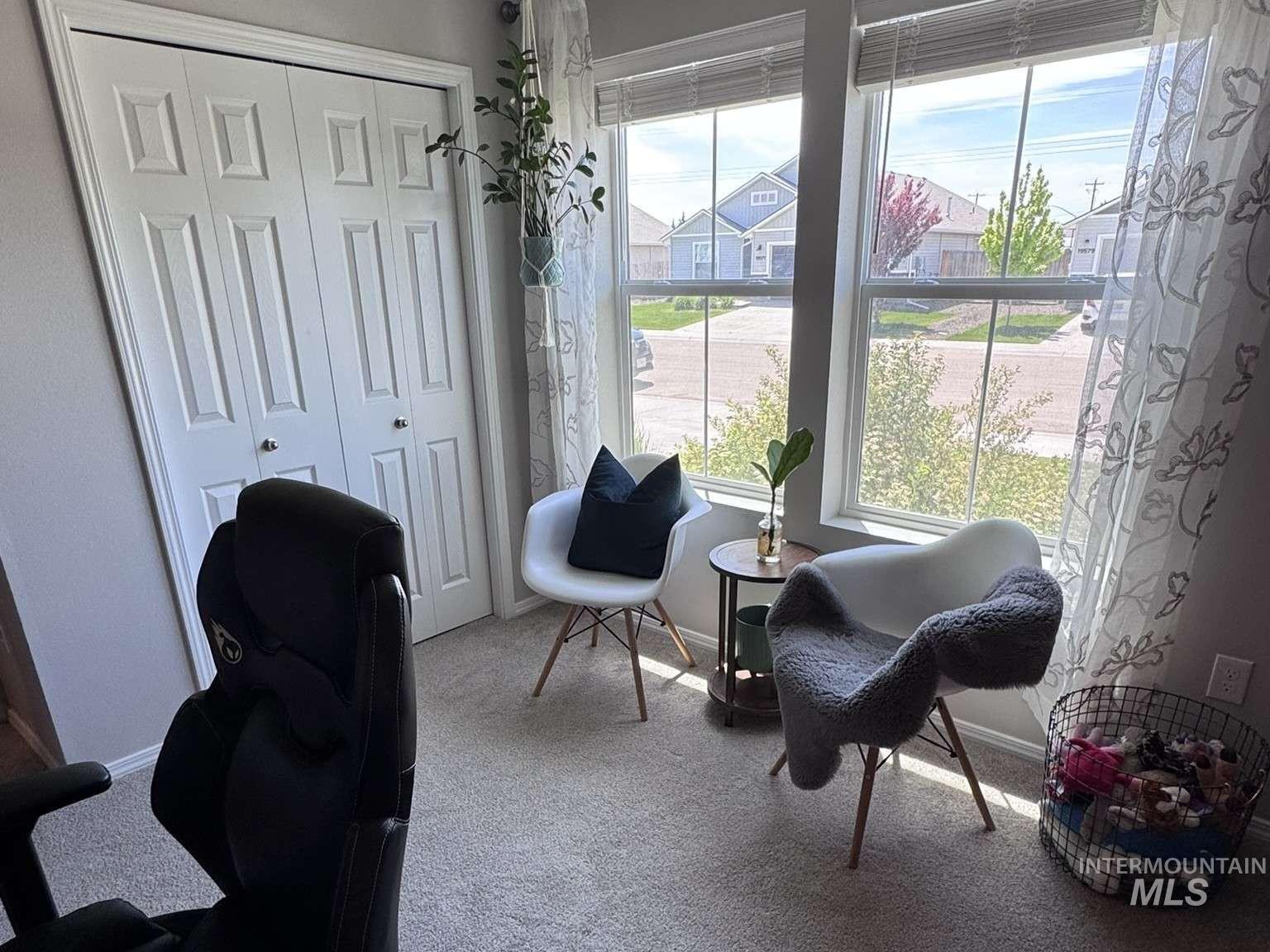19576 Newhall Pl, Caldwell, Idaho 83605, 3 Bedrooms, 2 Bathrooms, Residential For Sale, Price $384,900,MLS 98985609