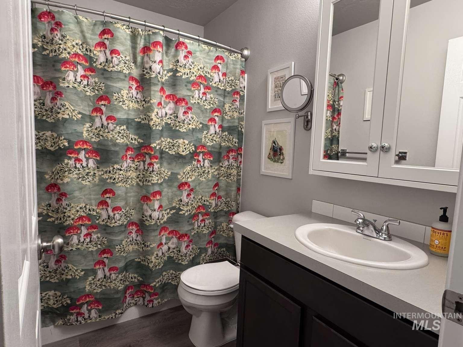 19576 Newhall Pl, Caldwell, Idaho 83605, 3 Bedrooms, 2 Bathrooms, Residential For Sale, Price $384,900,MLS 98985609