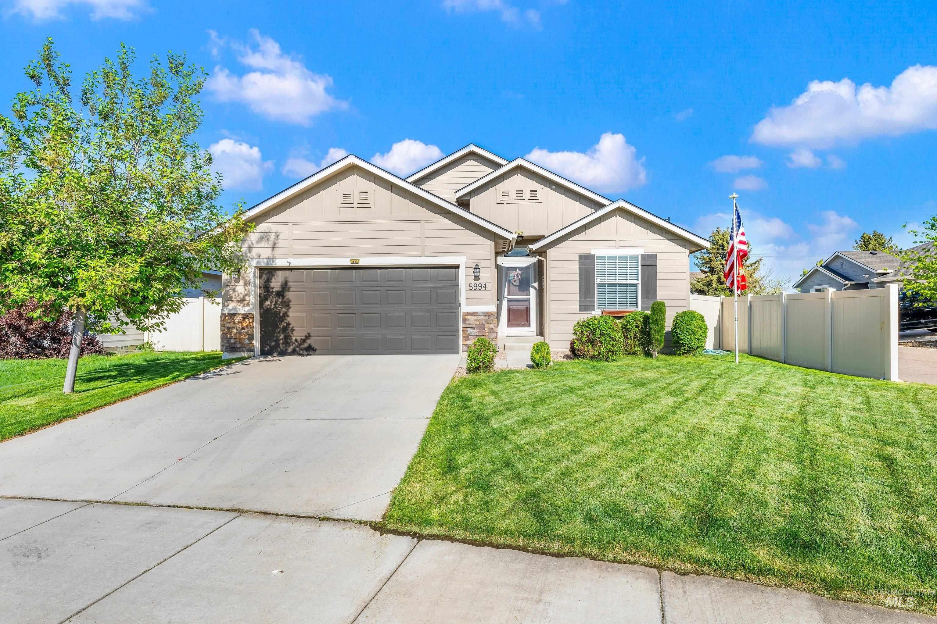 5994 S Donaway Ave, Meridian, Idaho 83642, 3 Bedrooms, 2 Bathrooms, Residential For Sale, Price $425,000,MLS 98985610