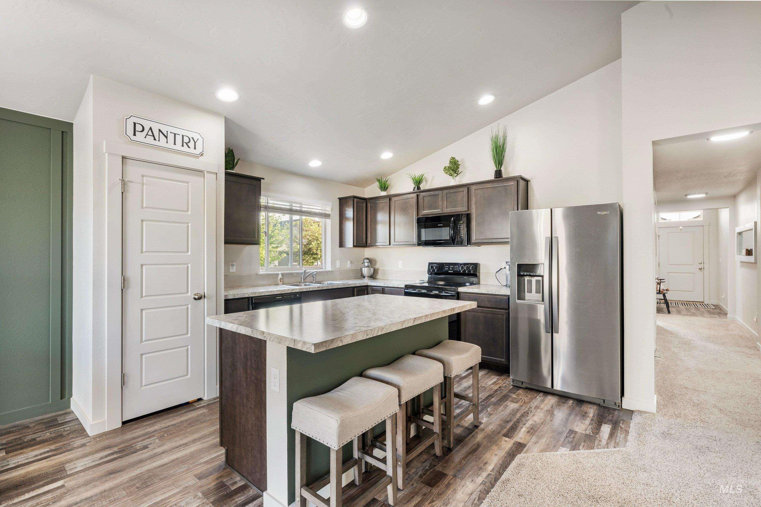 5994 S Donaway Ave, Meridian, Idaho 83642, 3 Bedrooms, 2 Bathrooms, Residential For Sale, Price $425,000,MLS 98985610