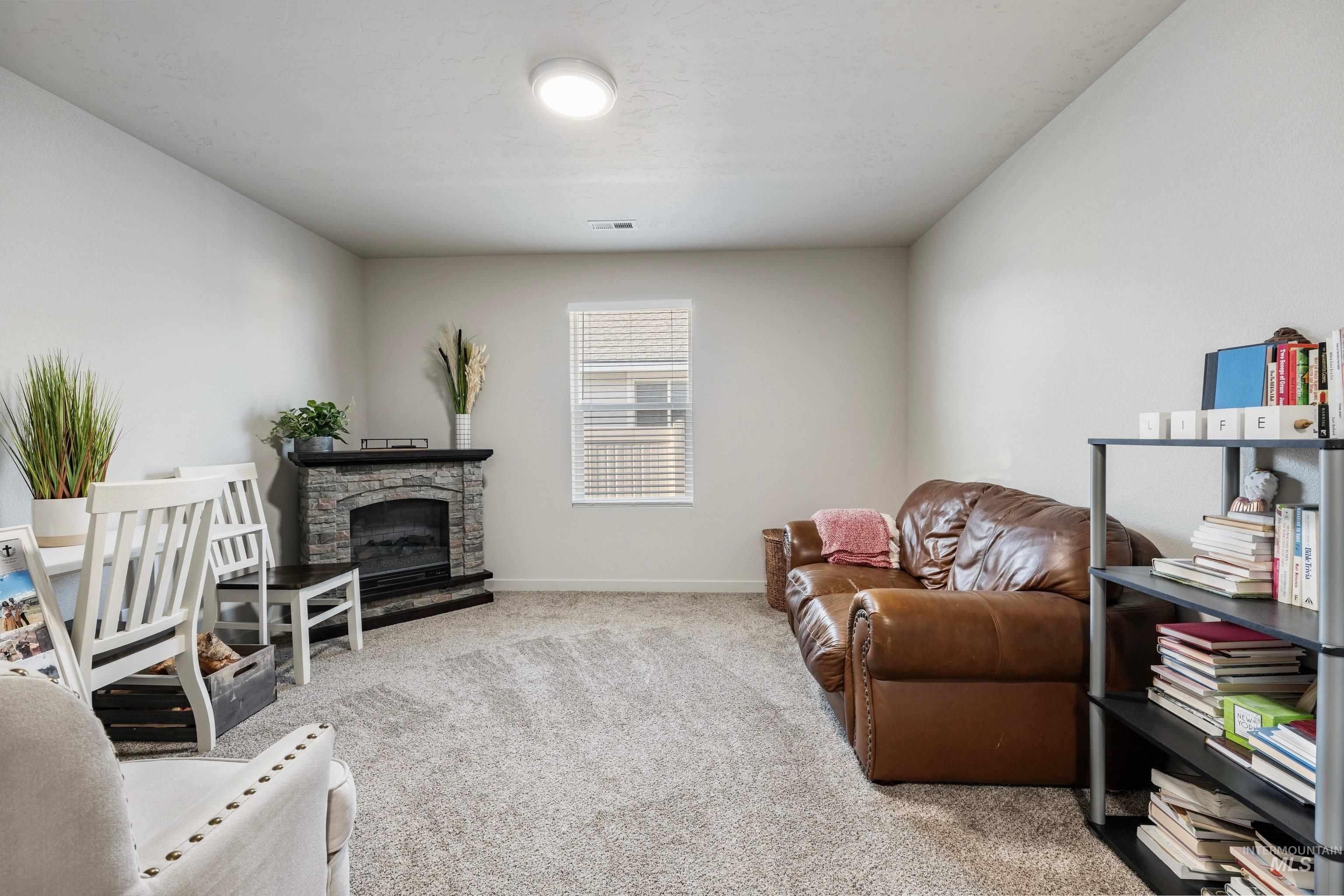 5994 S Donaway Ave, Meridian, Idaho 83642, 3 Bedrooms, 2 Bathrooms, Residential For Sale, Price $425,000, 98985610