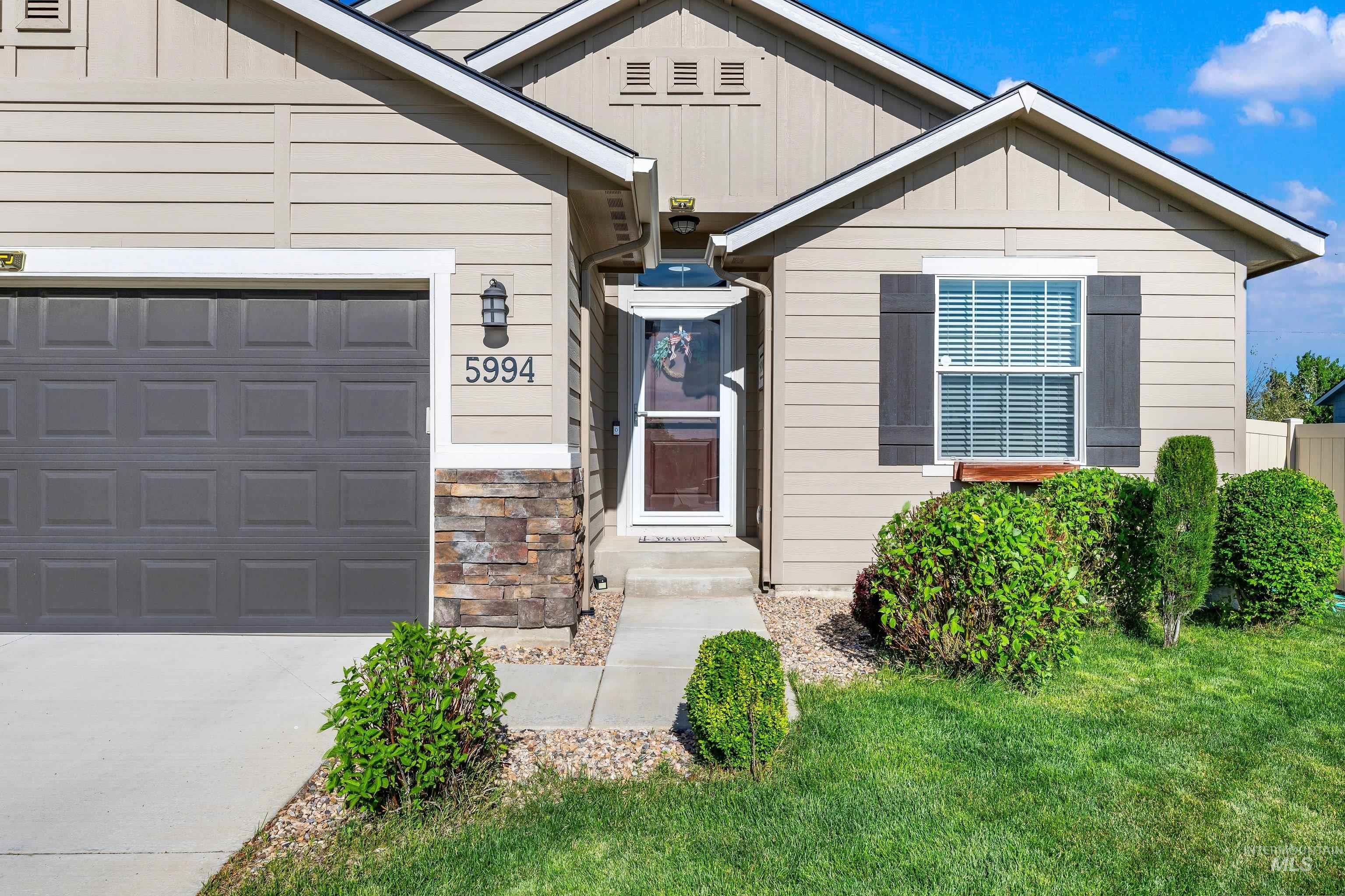5994 S Donaway Ave, Meridian, Idaho 83642, 3 Bedrooms, 2 Bathrooms, Residential For Sale, Price $425,000,MLS 98985610