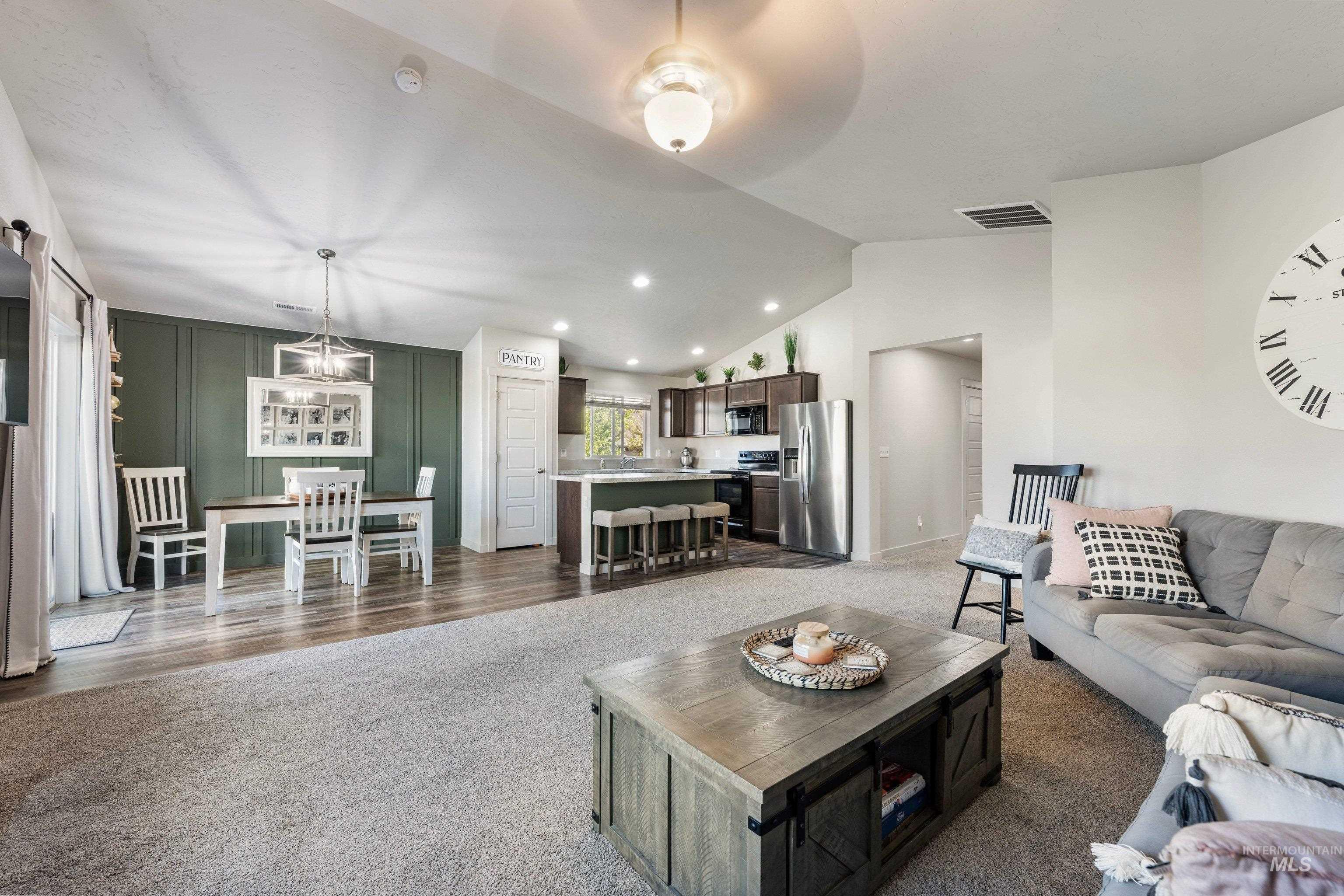 5994 S Donaway Ave, Meridian, Idaho 83642, 3 Bedrooms, 2 Bathrooms, Residential For Sale, Price $425,000, 98985610
