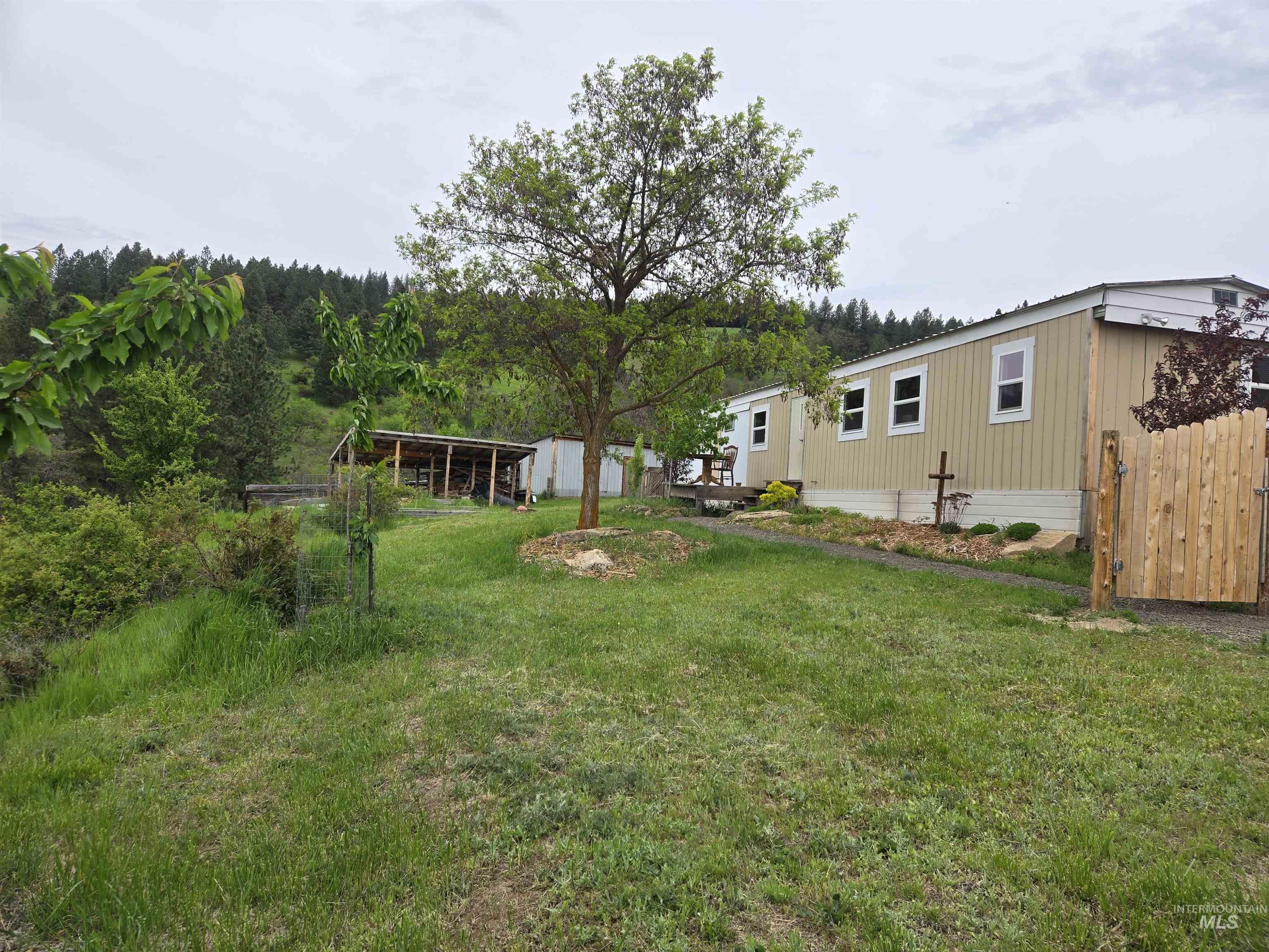 1521 Summitview Drive, Ahsahka, Idaho 83520, 2 Bedrooms, 1 Bathroom, Residential For Sale, Price $425,000,MLS 98985612