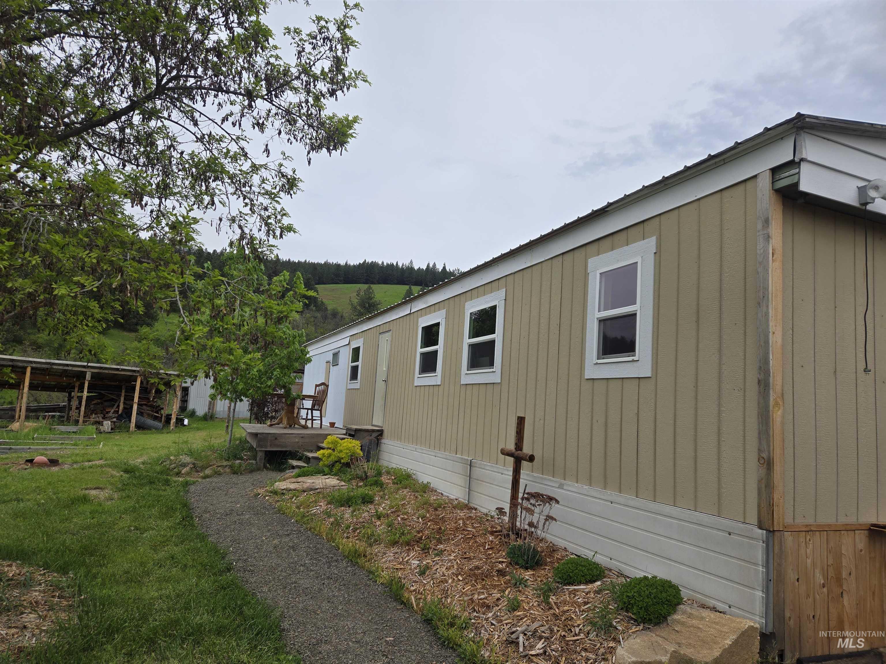 1521 Summitview Drive, Ahsahka, Idaho 83520, 2 Bedrooms, 1 Bathroom, Residential For Sale, Price $425,000,MLS 98985612