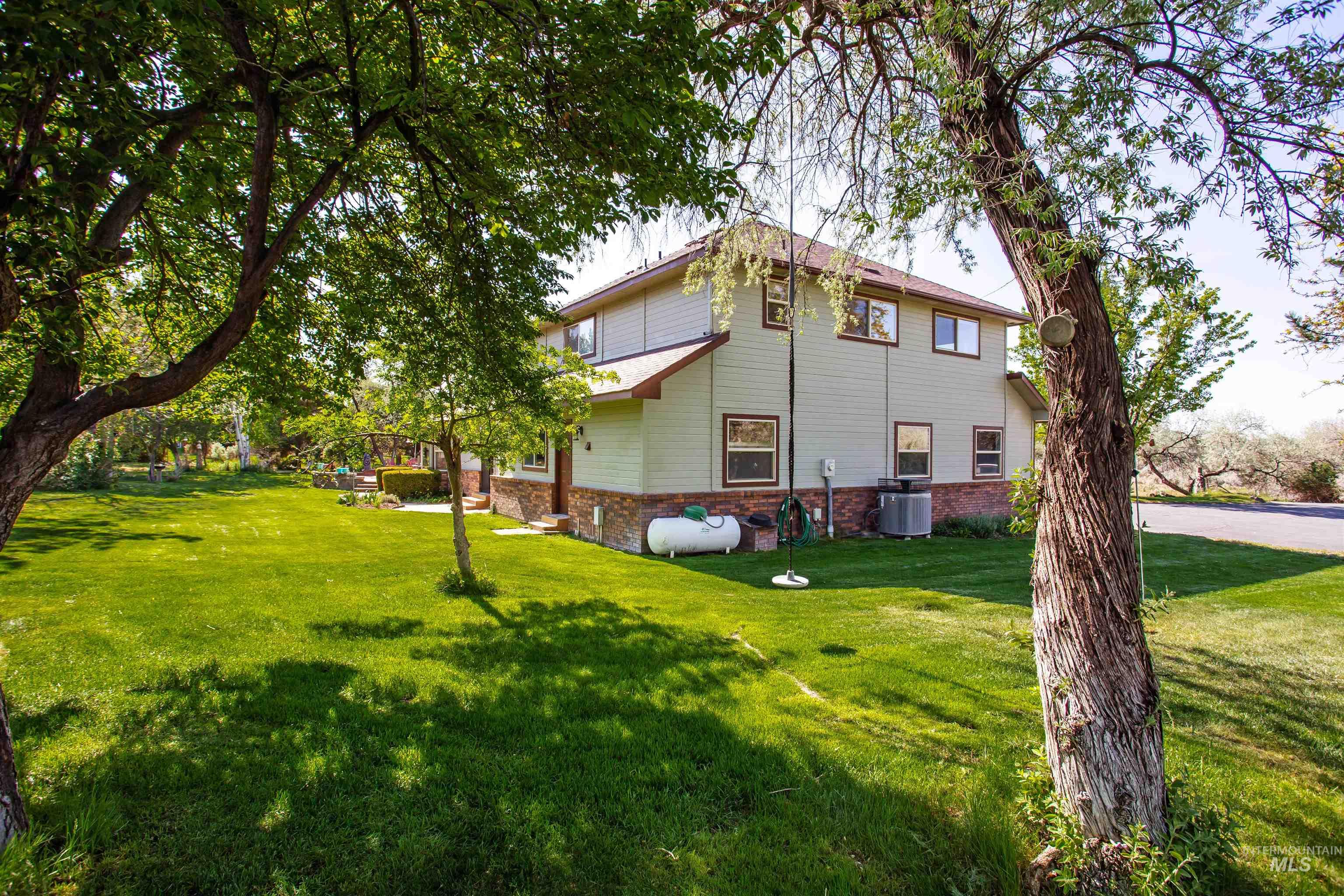 3228 Meadow Ridge Lane, Twin Falls, Idaho 83301, 5 Bedrooms, 3.5 Bathrooms, Residential For Sale, Price $825,000, 98985613