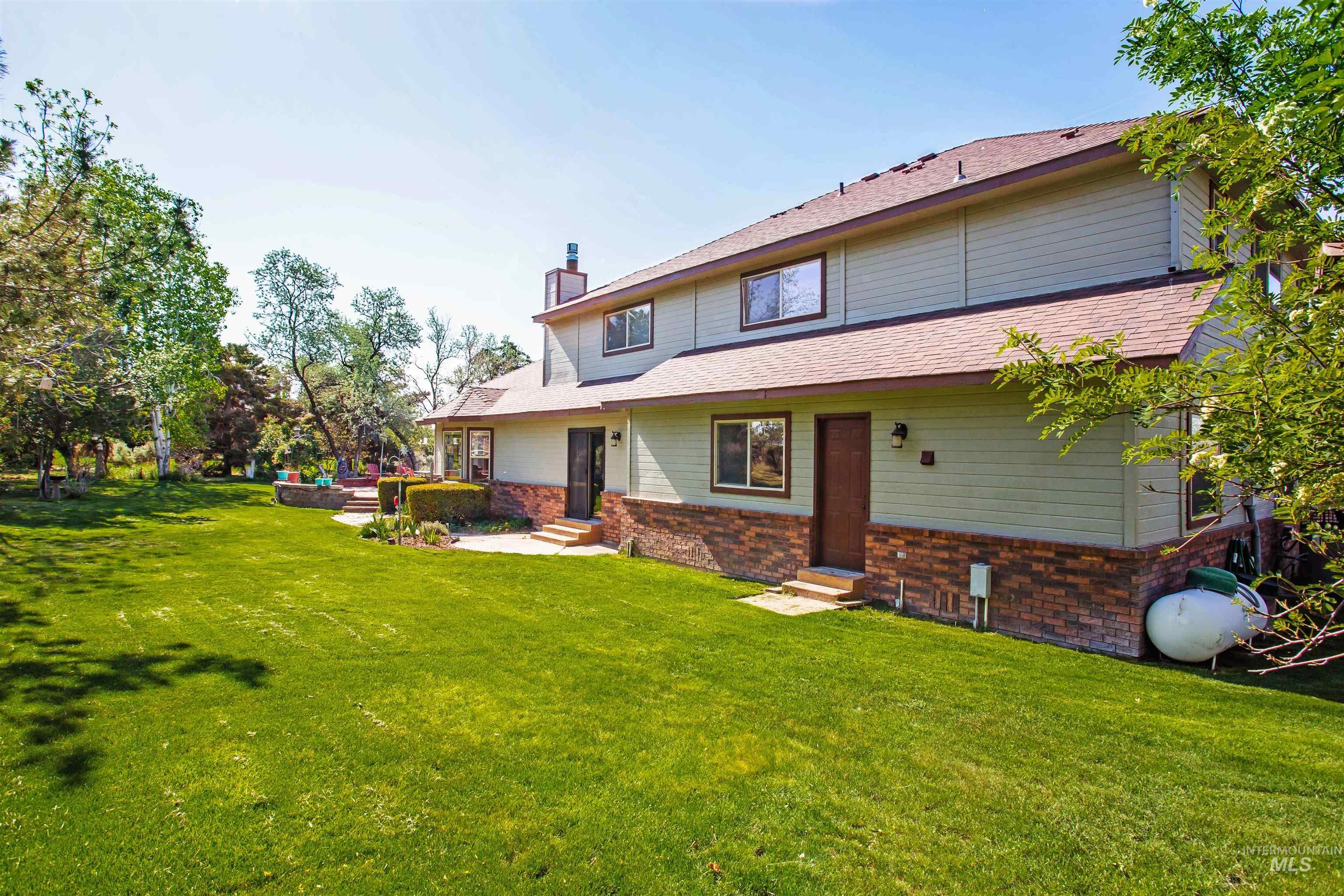 3228 Meadow Ridge Lane, Twin Falls, Idaho 83301, 5 Bedrooms, 3.5 Bathrooms, Residential For Sale, Price $825,000, 98985613