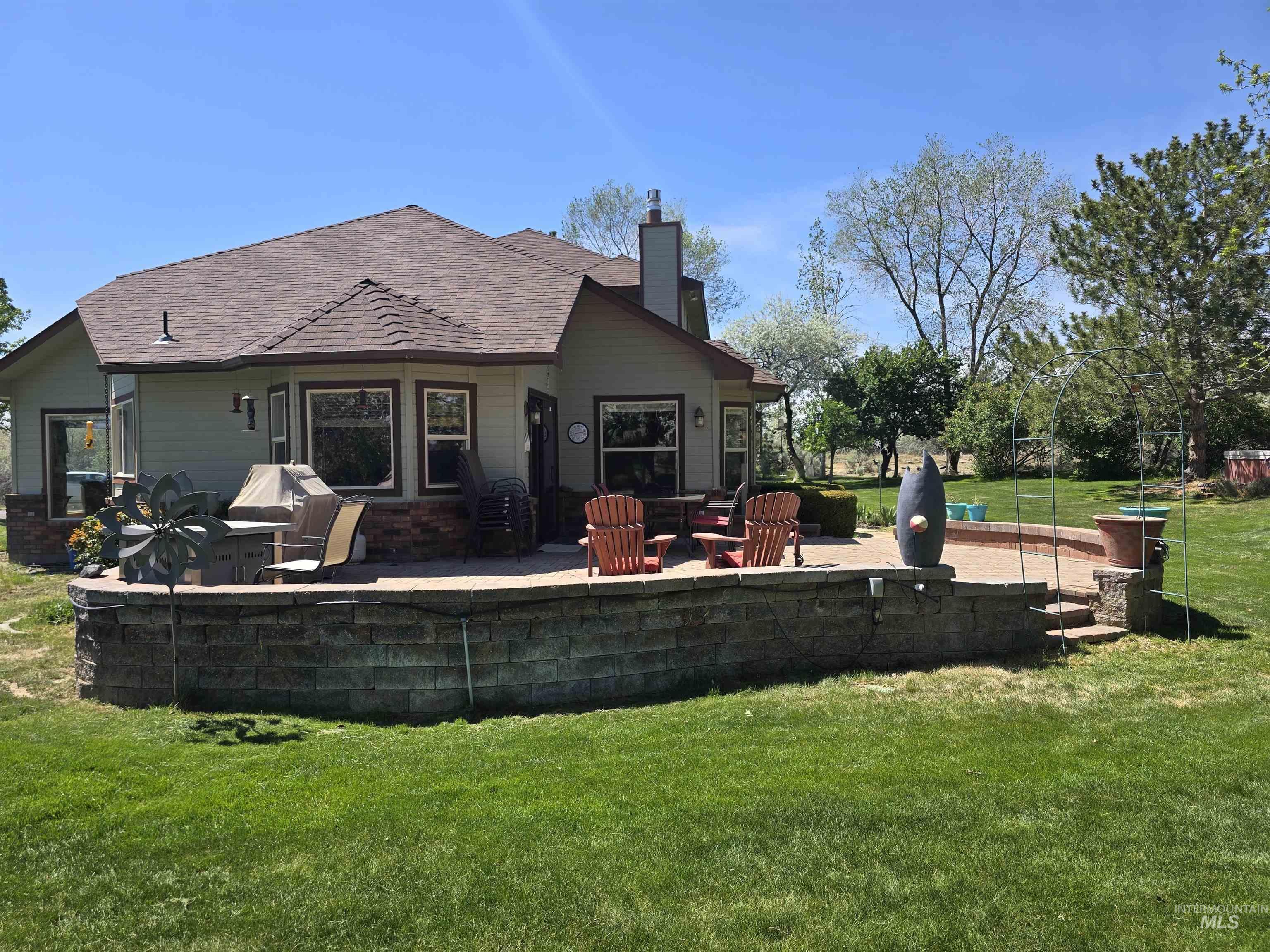 3228 Meadow Ridge Lane, Twin Falls, Idaho 83301, 5 Bedrooms, 3.5 Bathrooms, Residential For Sale, Price $825,000,MLS 98985613