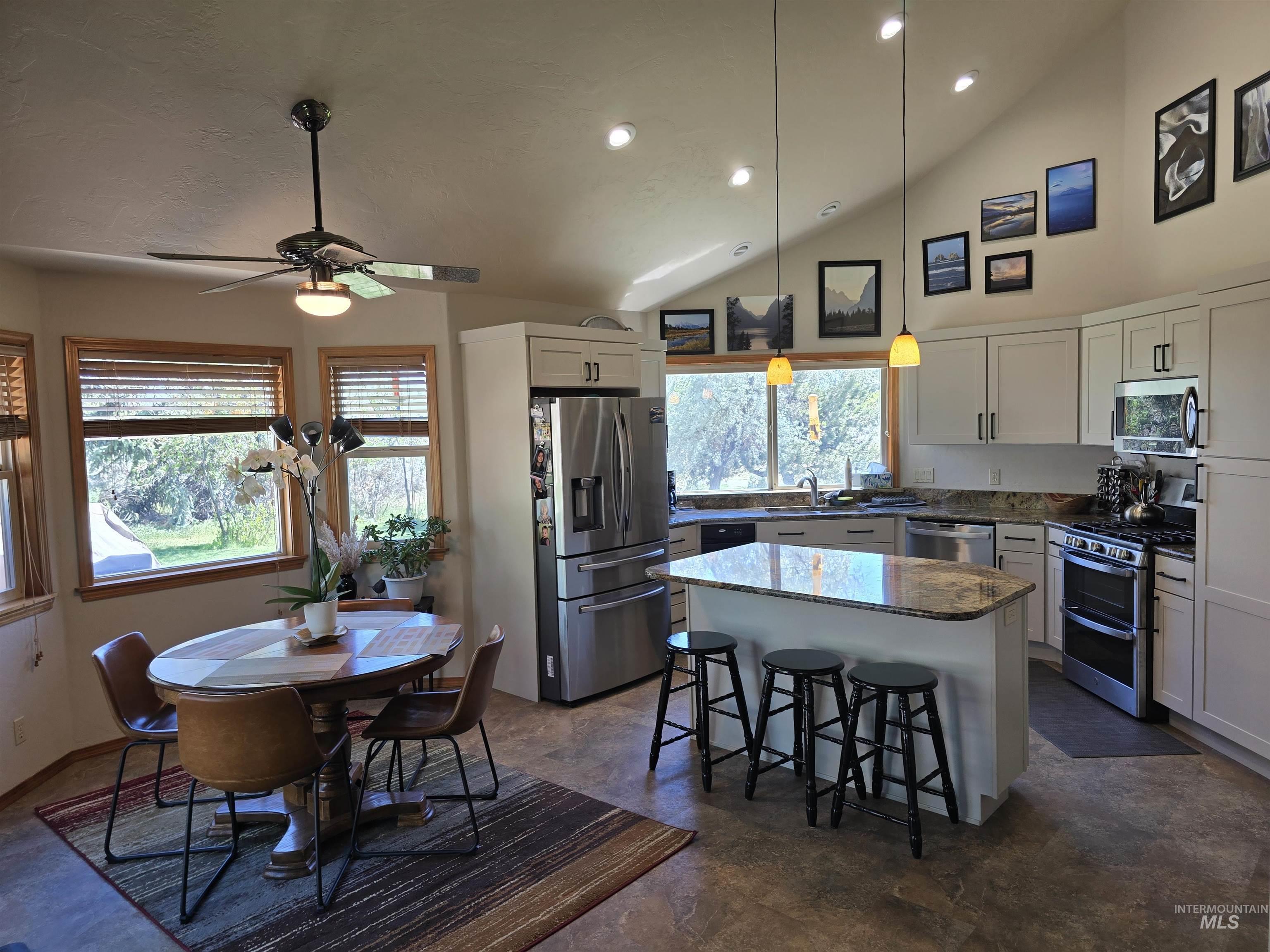 3228 Meadow Ridge Lane, Twin Falls, Idaho 83301, 5 Bedrooms, 3.5 Bathrooms, Residential For Sale, Price $825,000,MLS 98985613