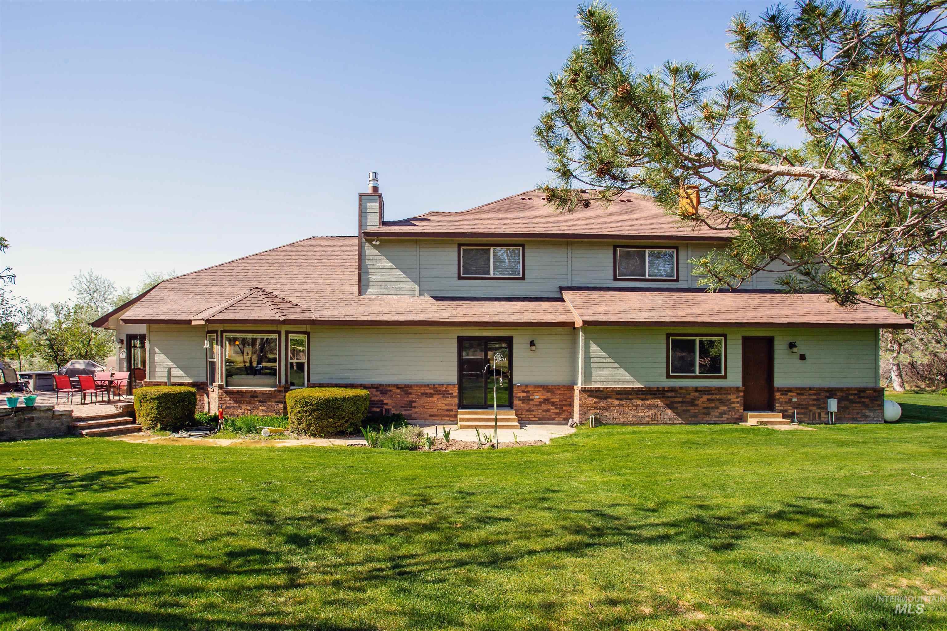 3228 Meadow Ridge Lane, Twin Falls, Idaho 83301, 5 Bedrooms, 3.5 Bathrooms, Residential For Sale, Price $825,000, 98985613