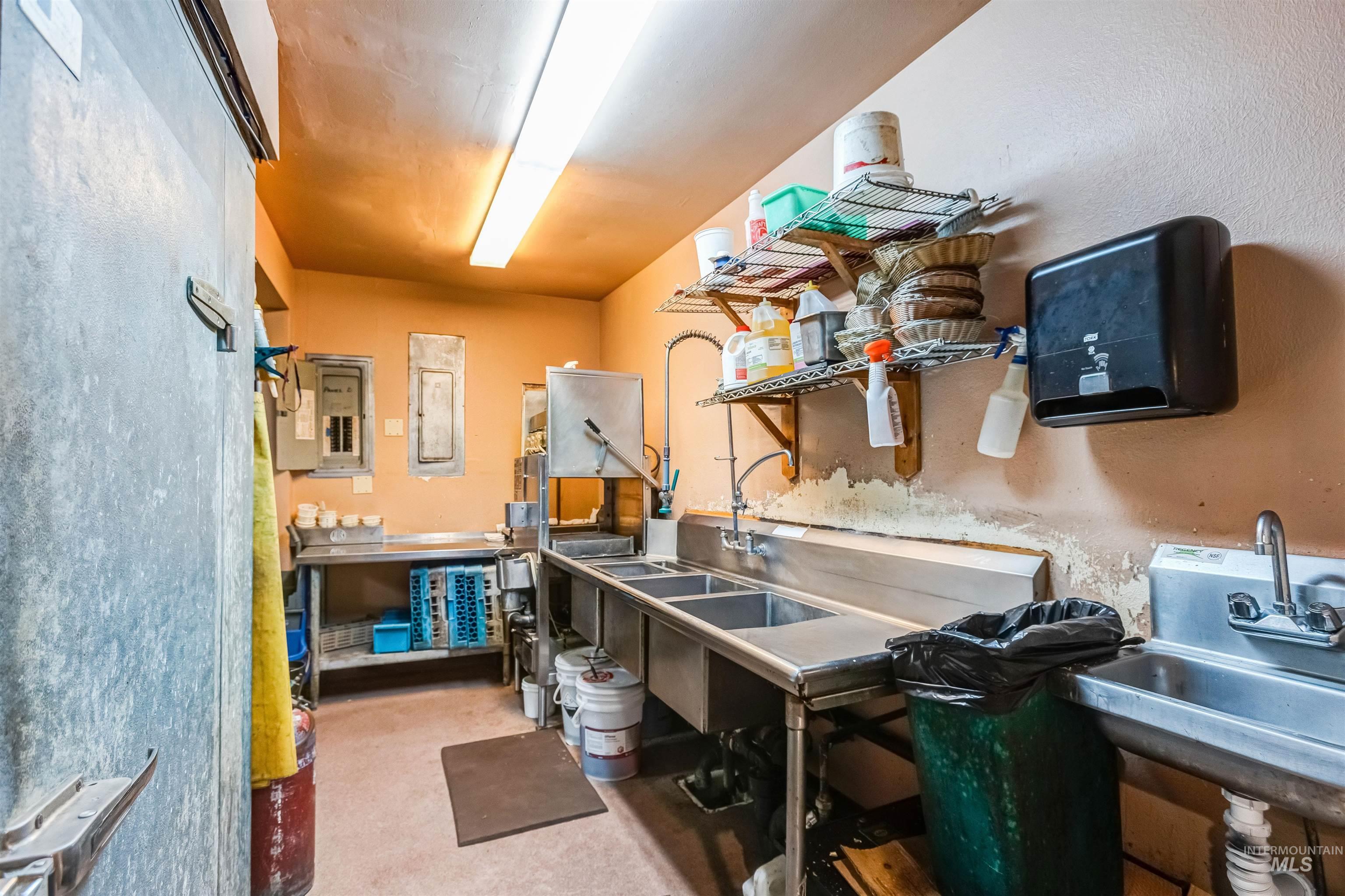 263 N Main St, Donnelly, Idaho 83615, Business/Commercial For Sale, Price $1,319,000, 98985615
